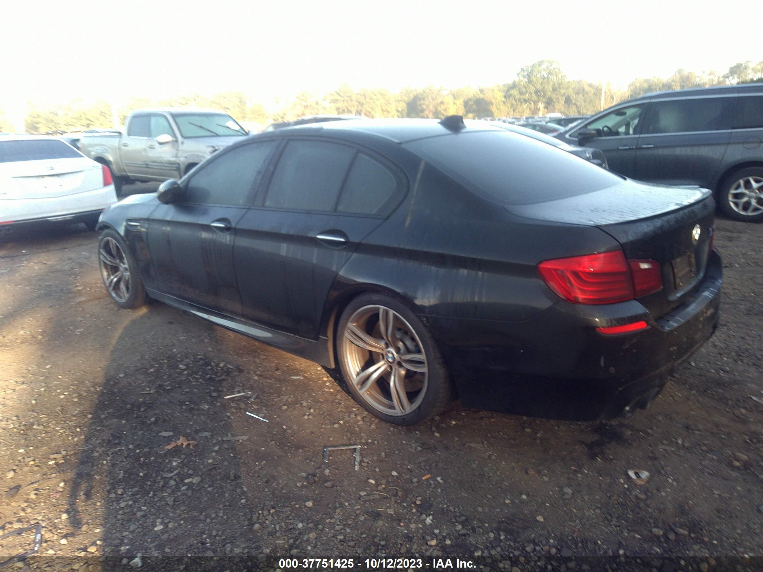 Photo 2 VIN: WBSFV9C50ED593505 - BMW M5 