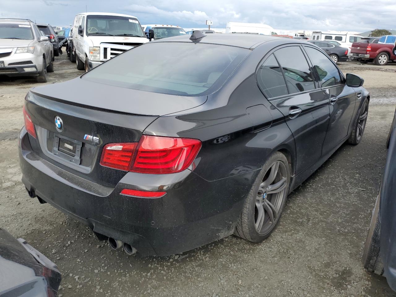 Photo 2 VIN: WBSFV9C51DD095540 - BMW M5 