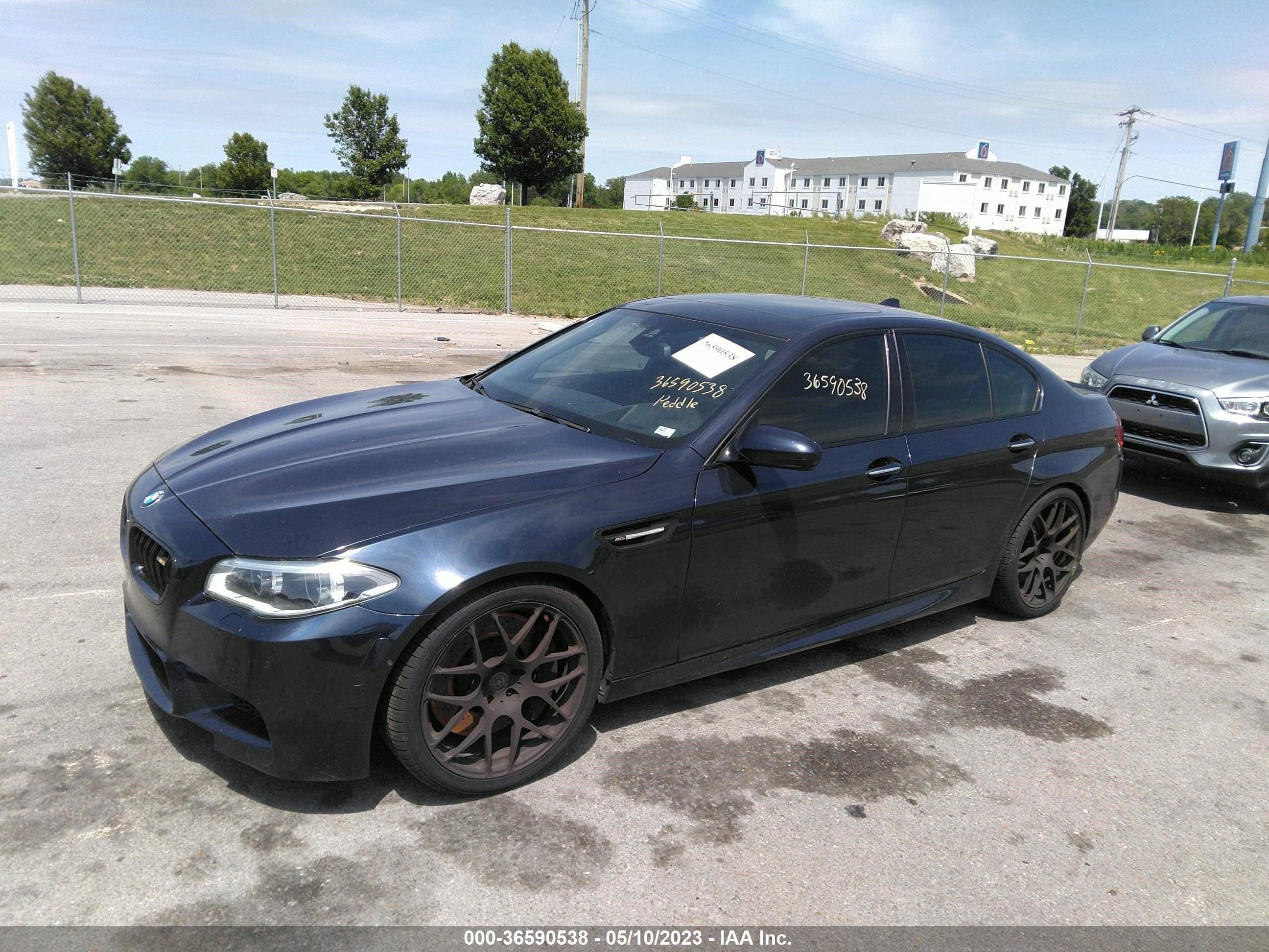 Photo 1 VIN: WBSFV9C52ED592968 - BMW M5 