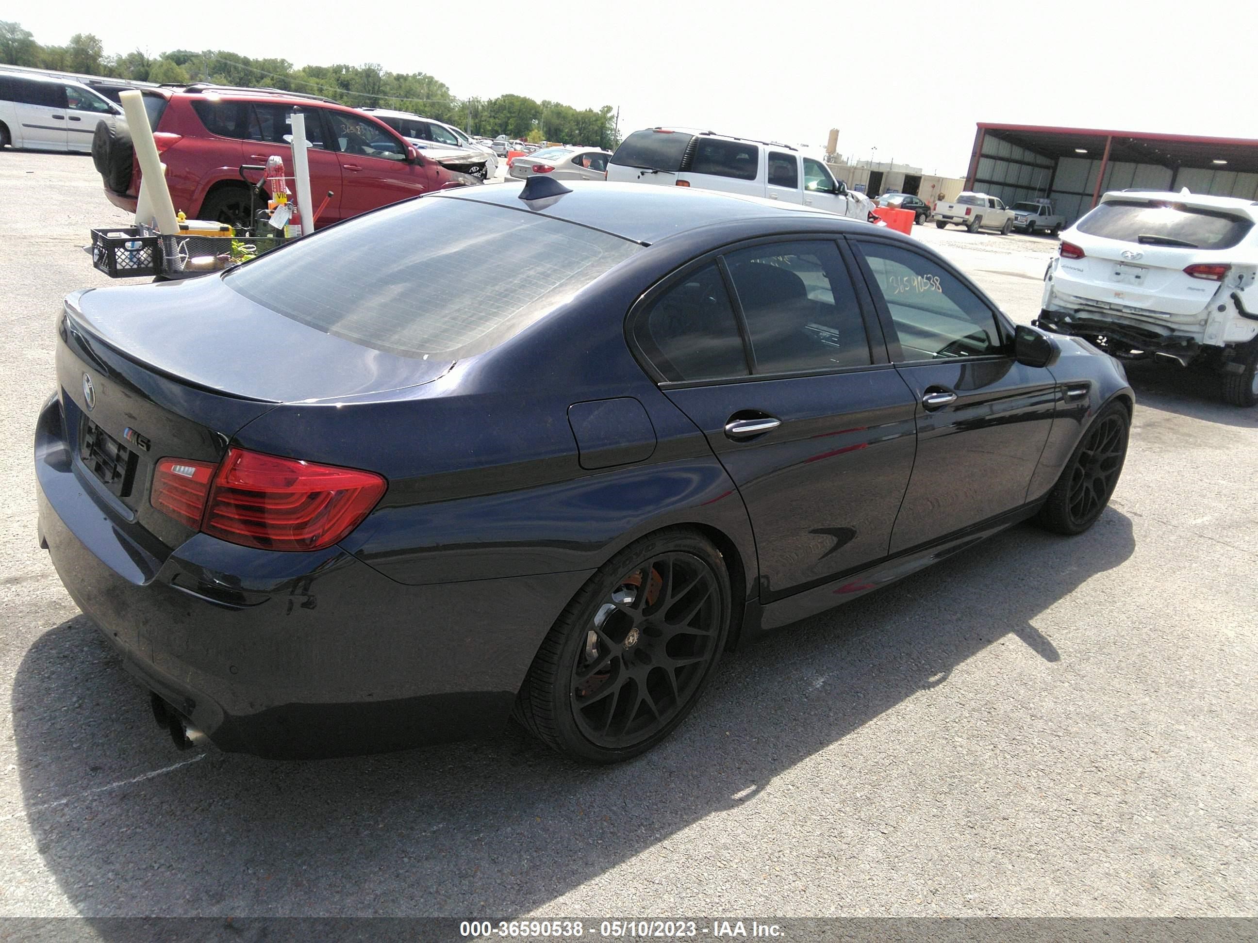 Photo 3 VIN: WBSFV9C52ED592968 - BMW M5 