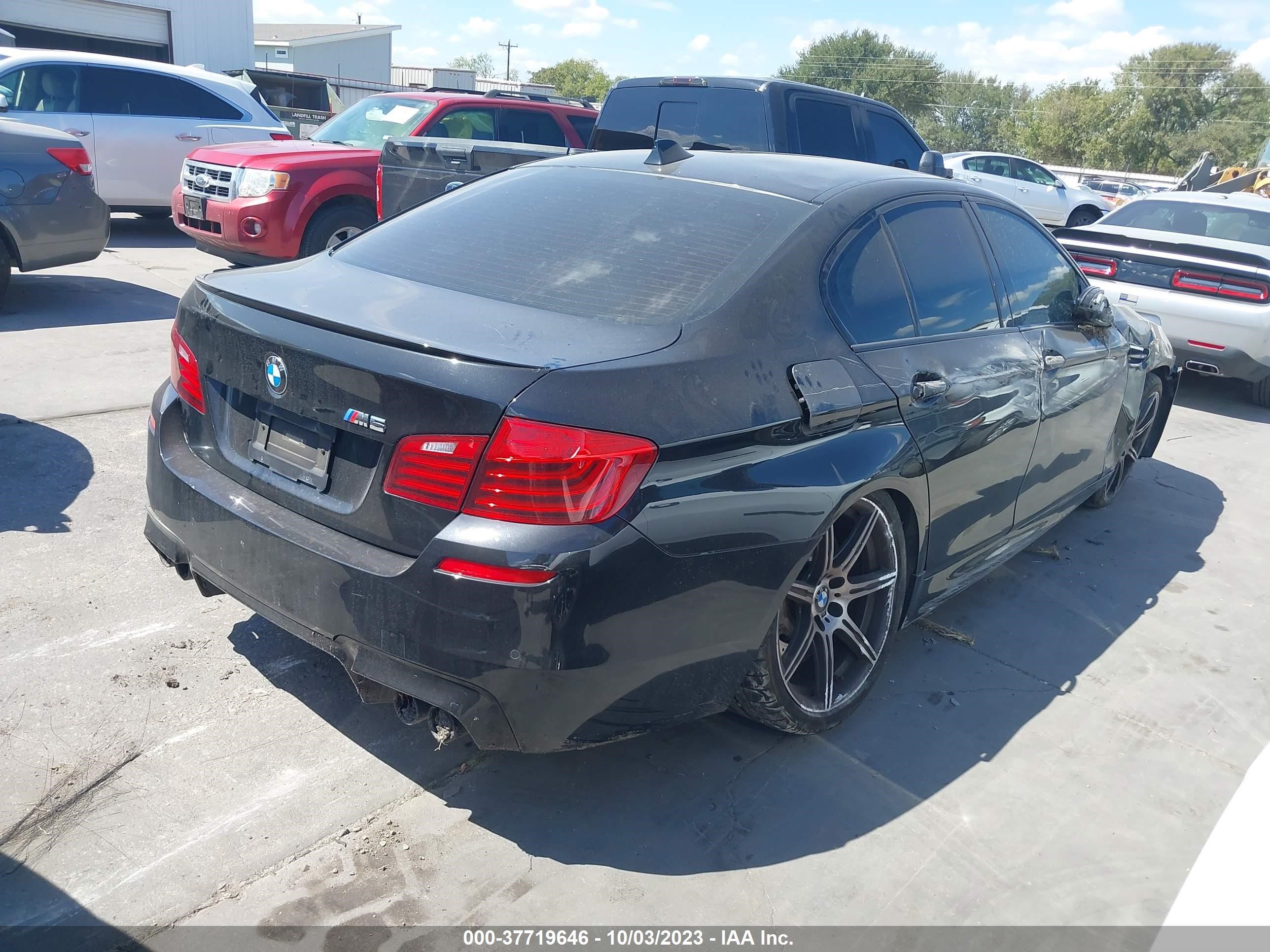 Photo 3 VIN: WBSFV9C52GD595453 - BMW M5 