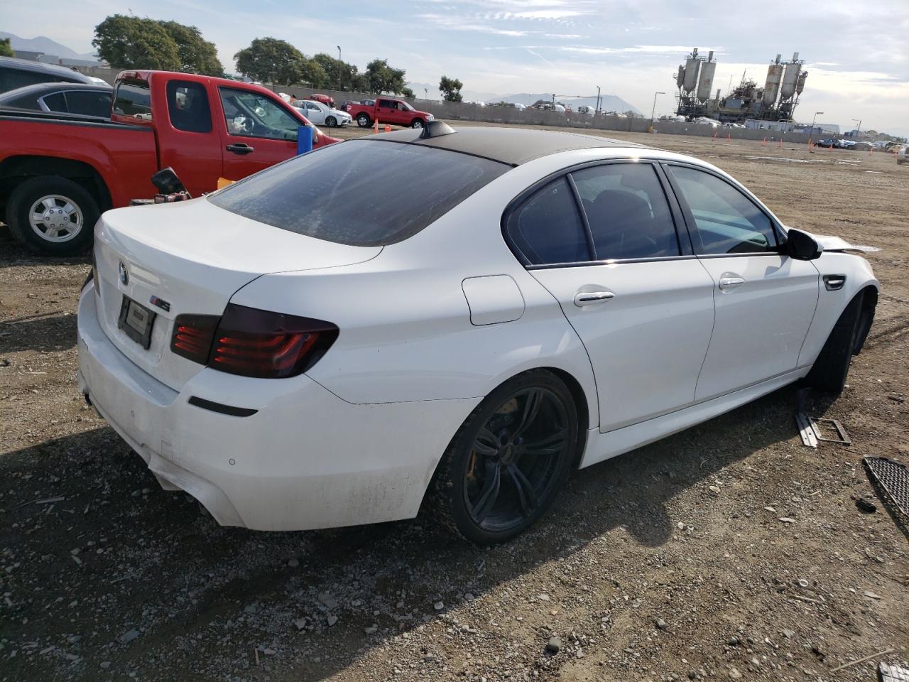 Photo 2 VIN: WBSFV9C56ED592990 - BMW M5 