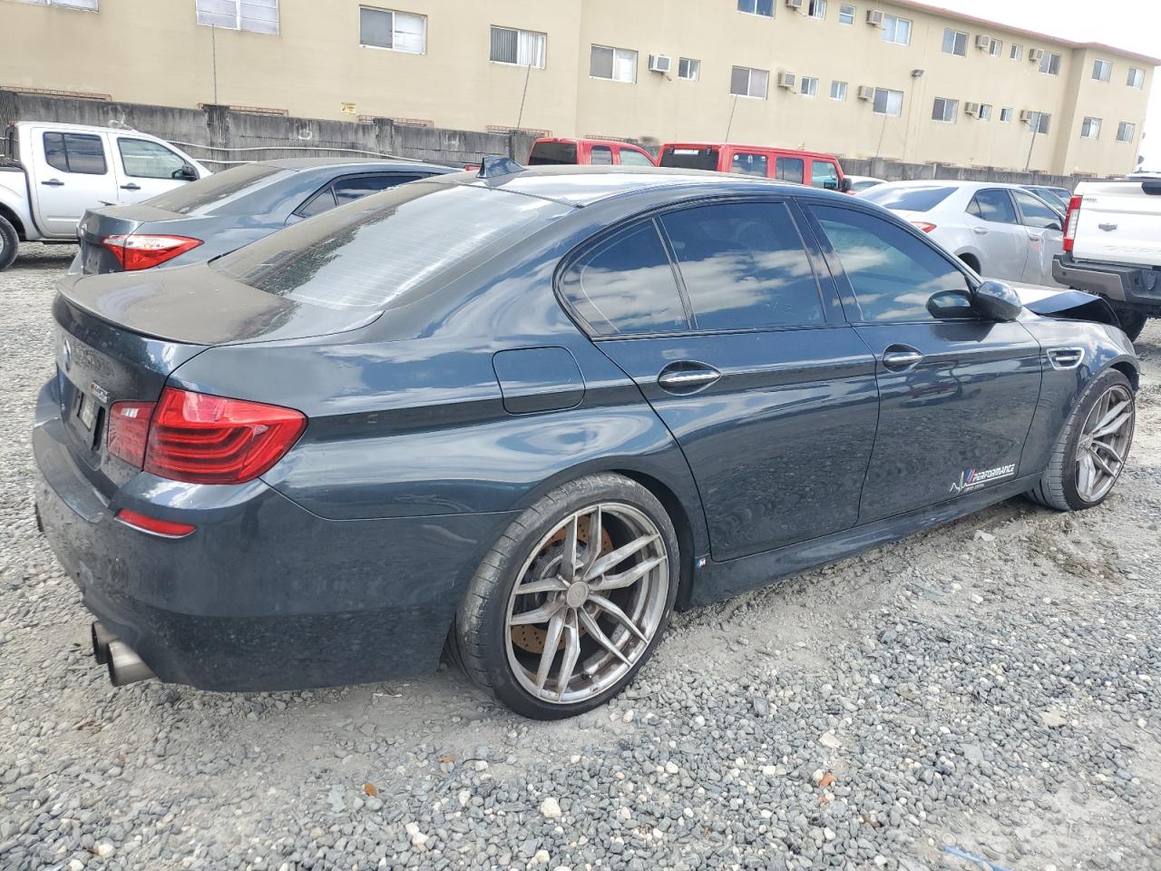 Photo 2 VIN: WBSFV9C56FD595308 - BMW M5 