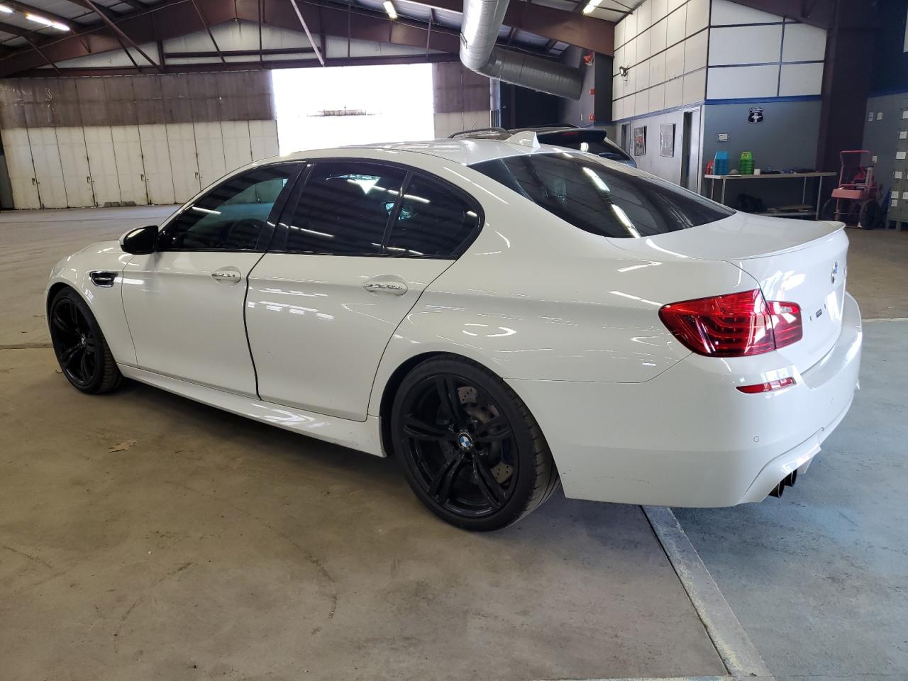 Photo 1 VIN: WBSFV9C58ED593638 - BMW M5 