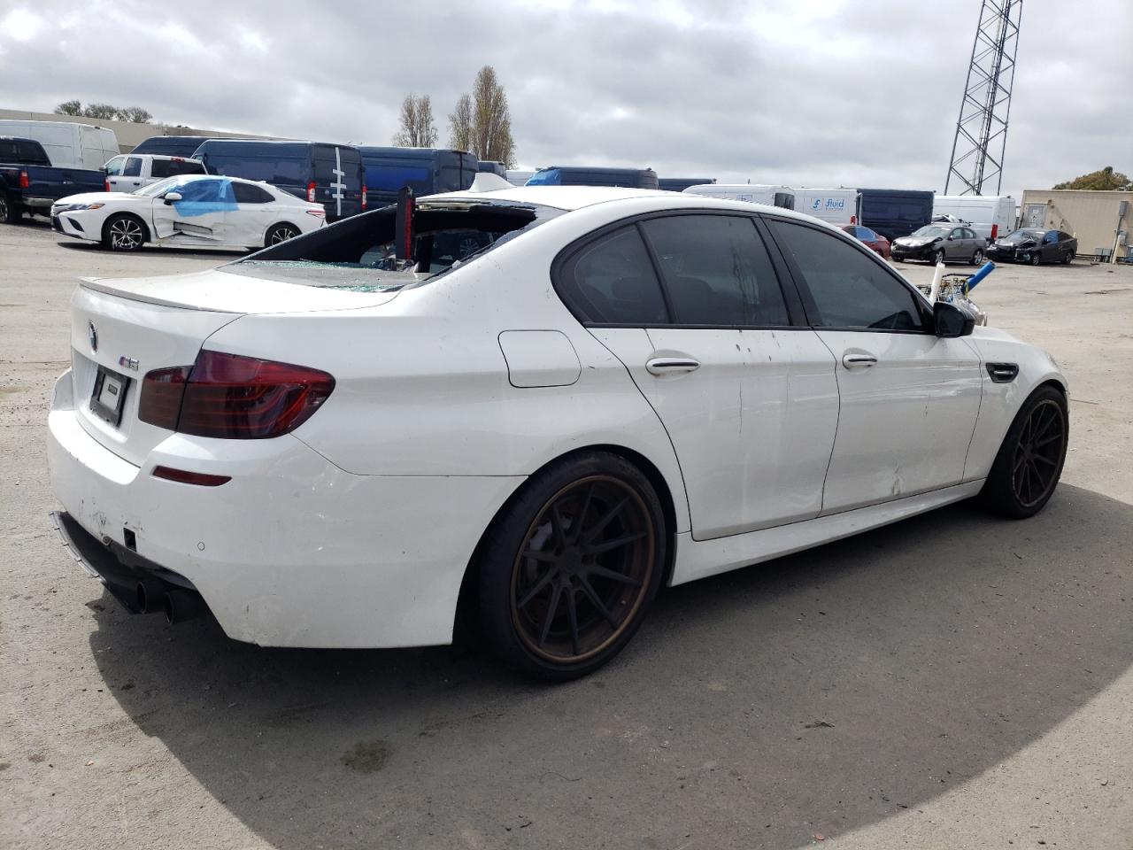 Photo 2 VIN: WBSFV9C58FD594421 - BMW M5 