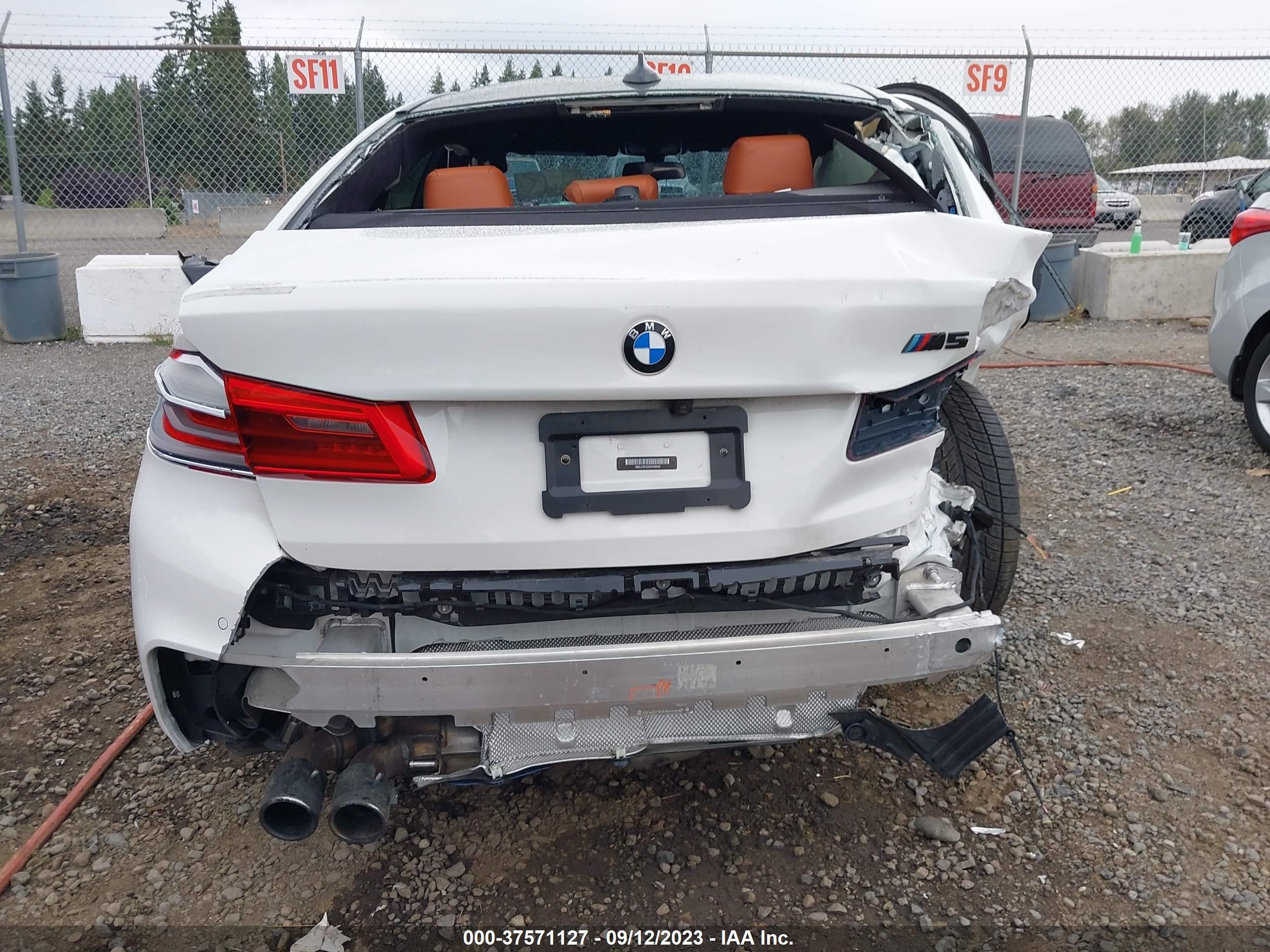 Photo 15 VIN: WBSJF0C02LB448949 - BMW M5 