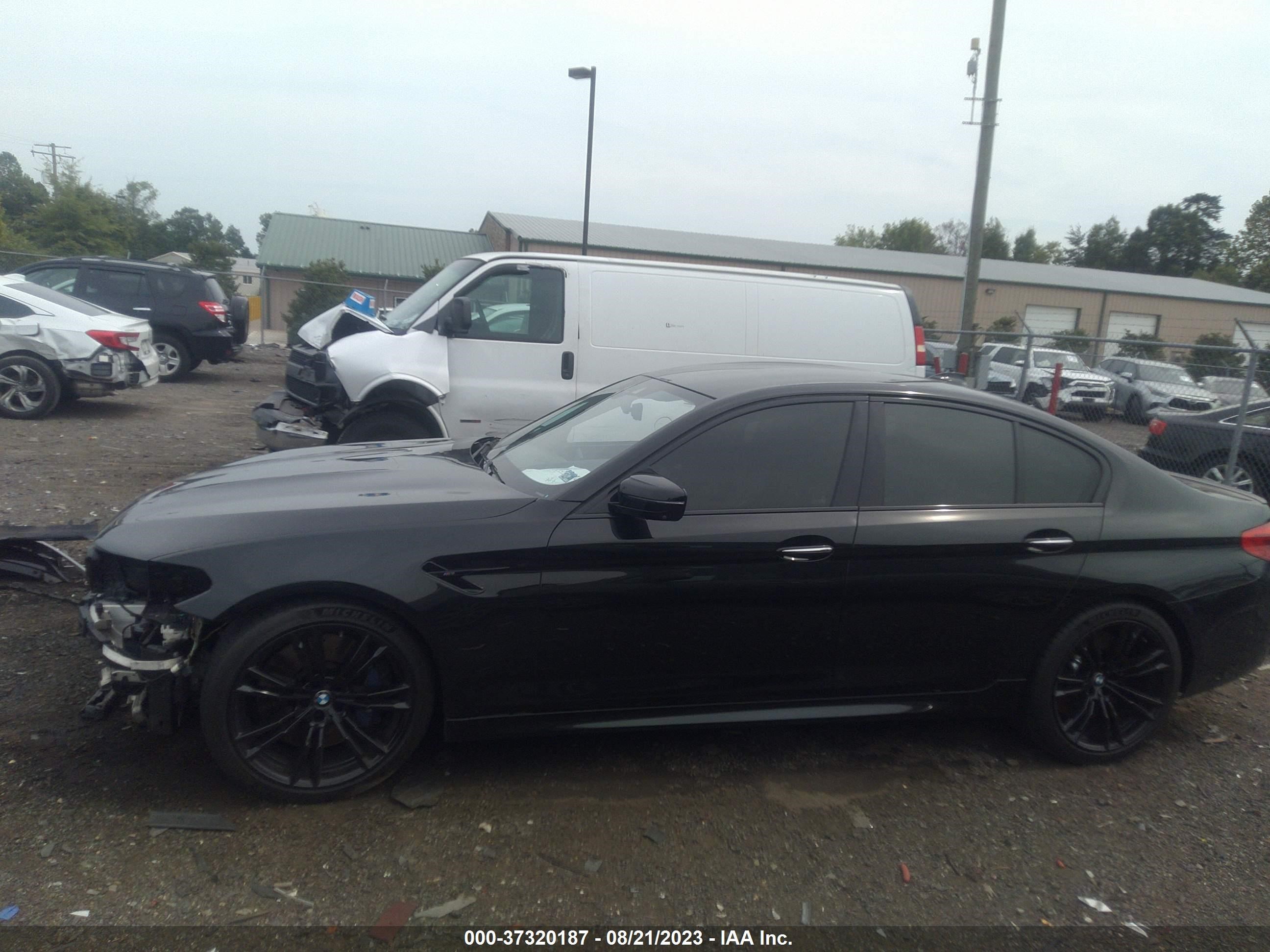 Photo 14 VIN: WBSJF0C50JB282374 - BMW M5 