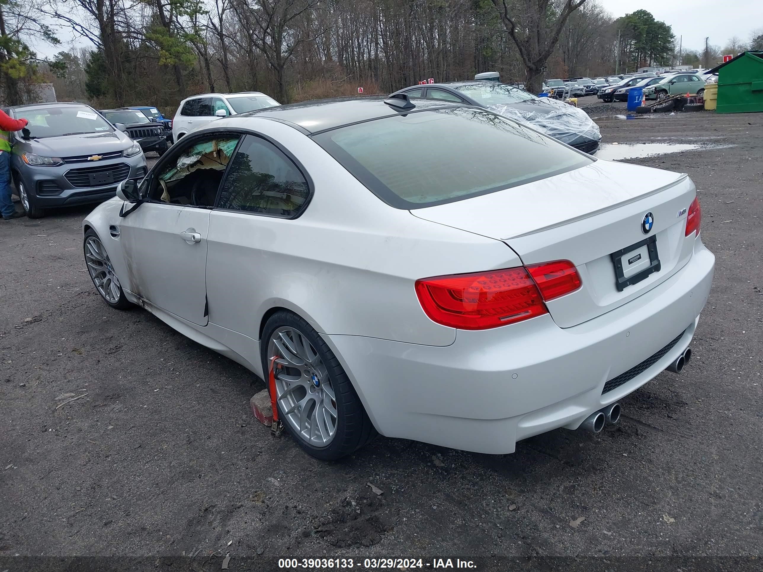 Photo 2 VIN: WBSKG9C50CE797513 - BMW M3 