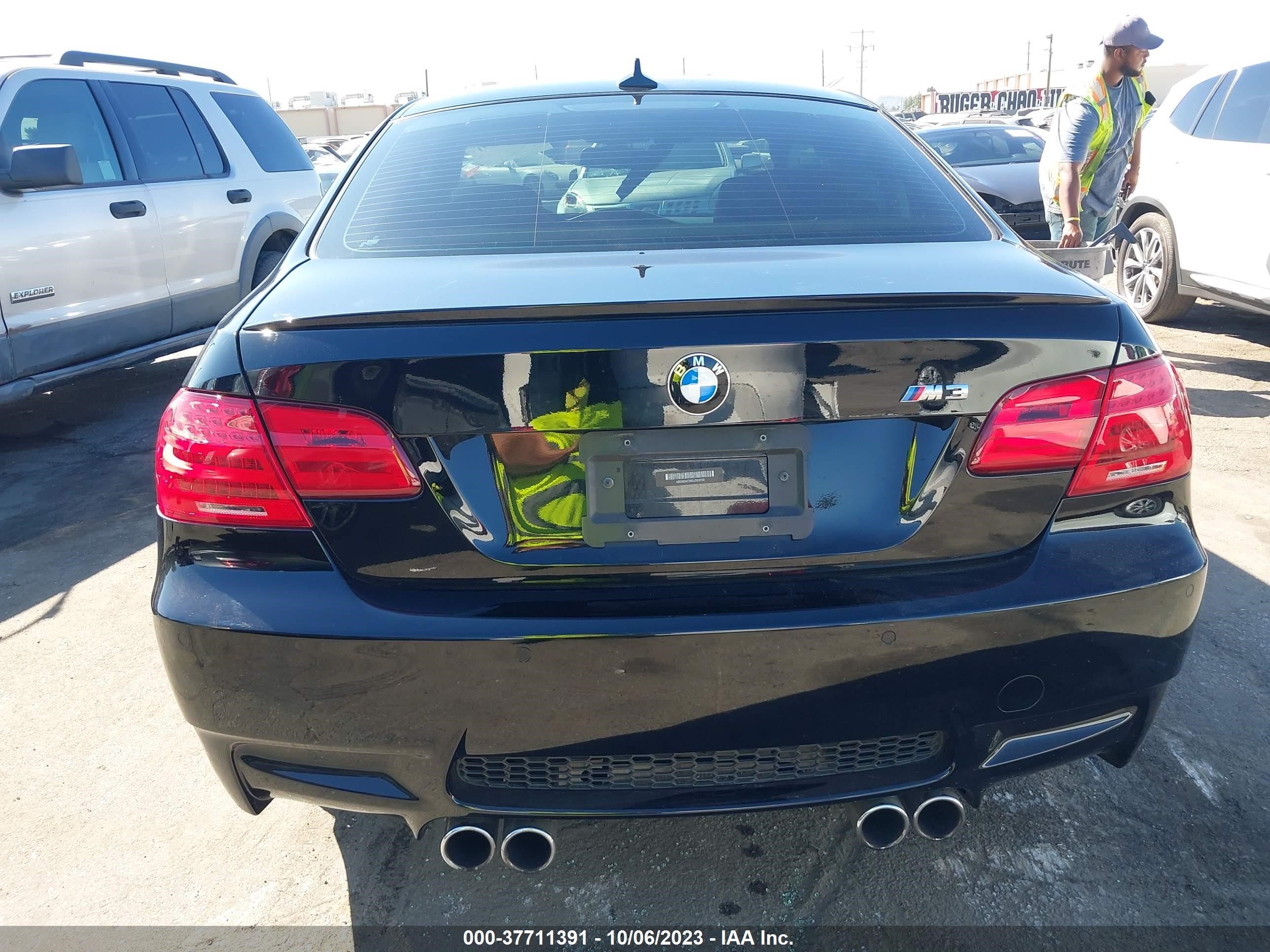 Photo 15 VIN: WBSKG9C56DJ593100 - BMW M3 