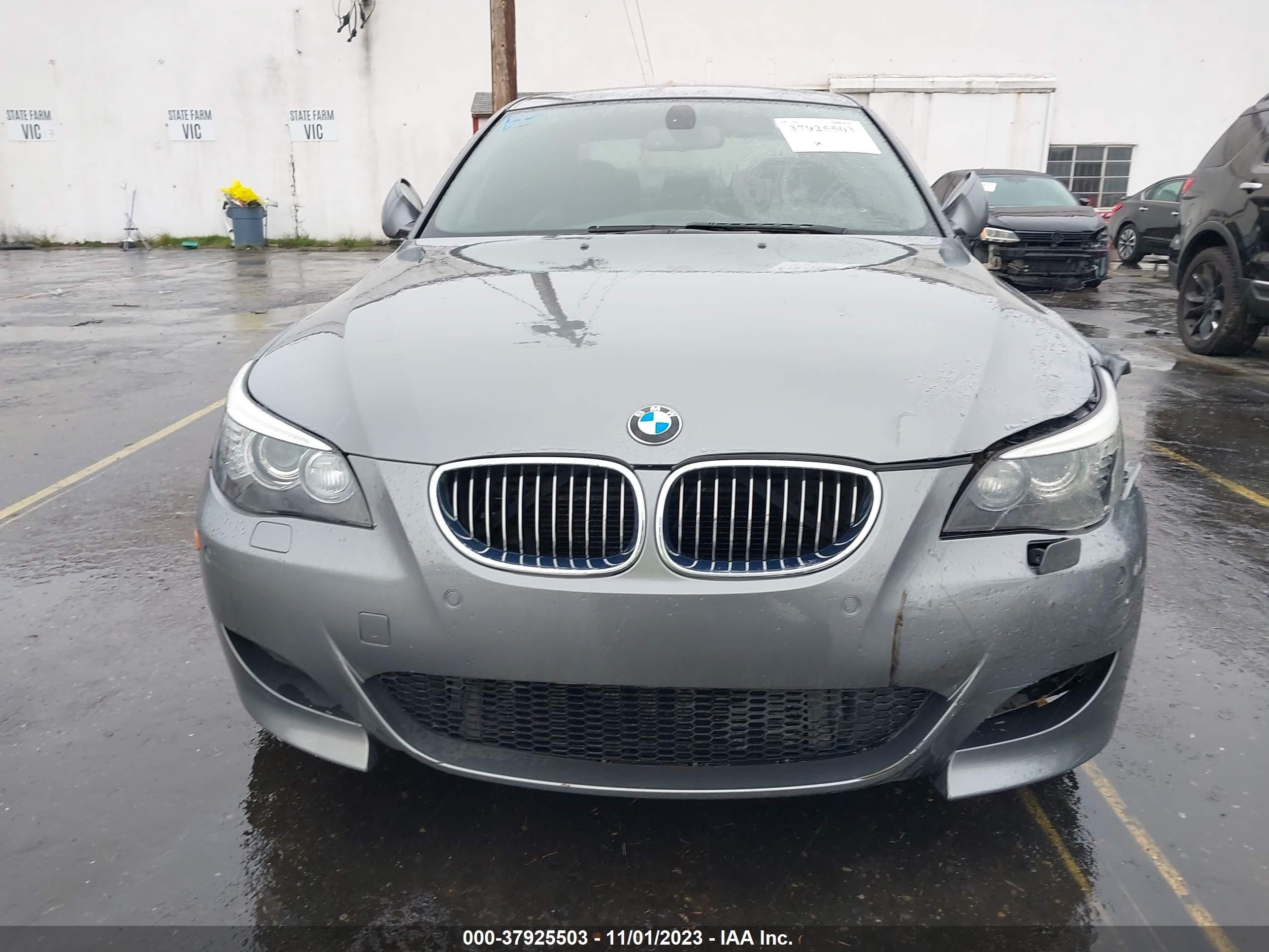 Photo 11 VIN: WBSNB93548CX10050 - BMW M5 