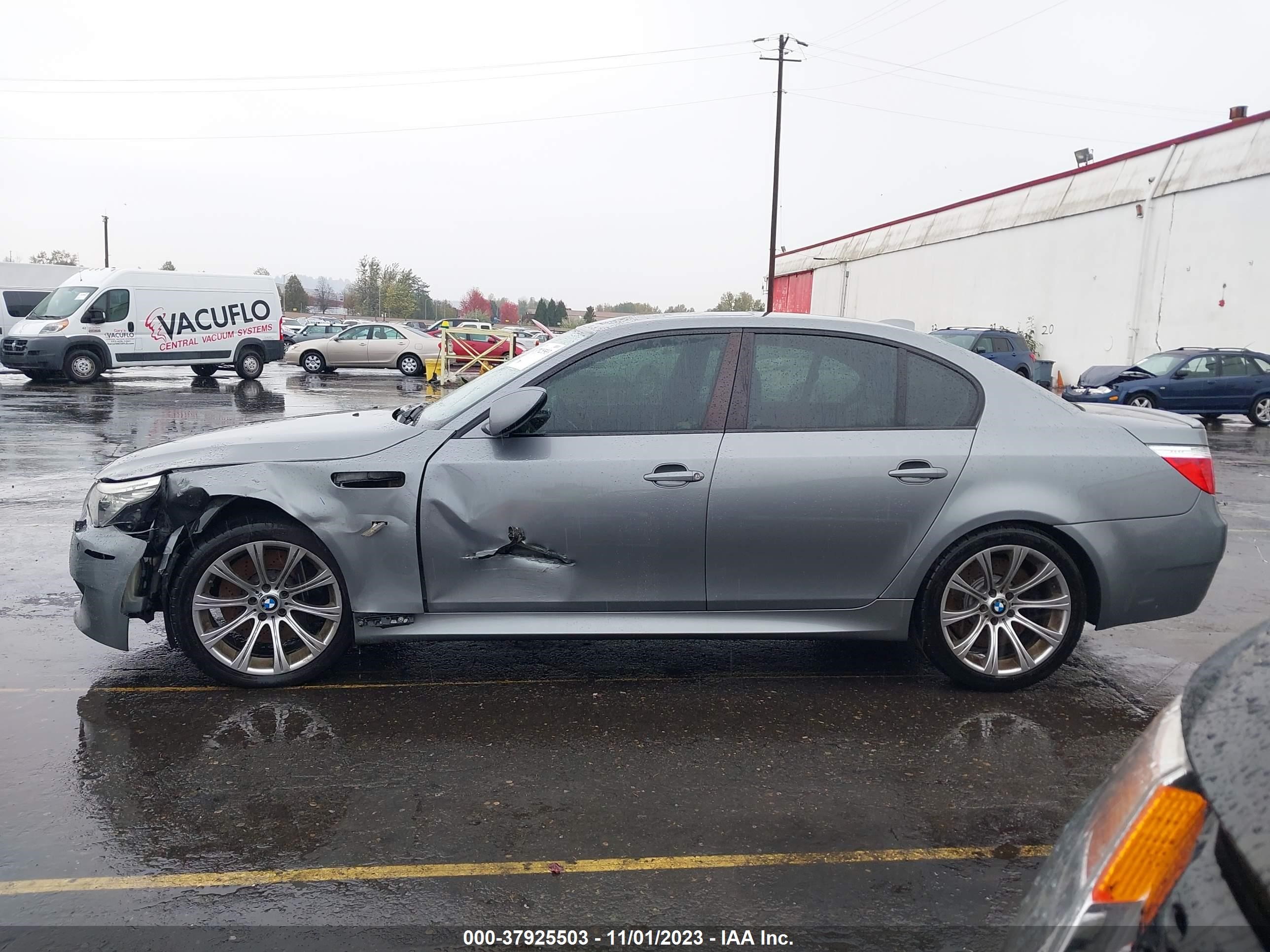 Photo 13 VIN: WBSNB93548CX10050 - BMW M5 