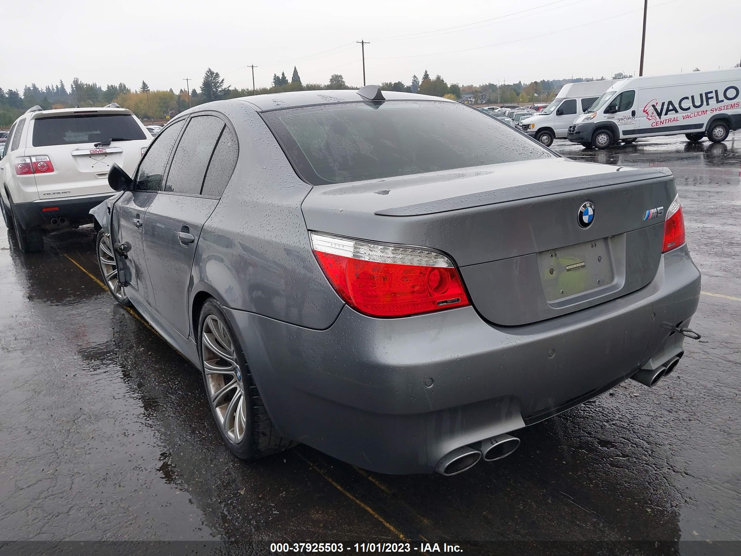 Photo 2 VIN: WBSNB93548CX10050 - BMW M5 