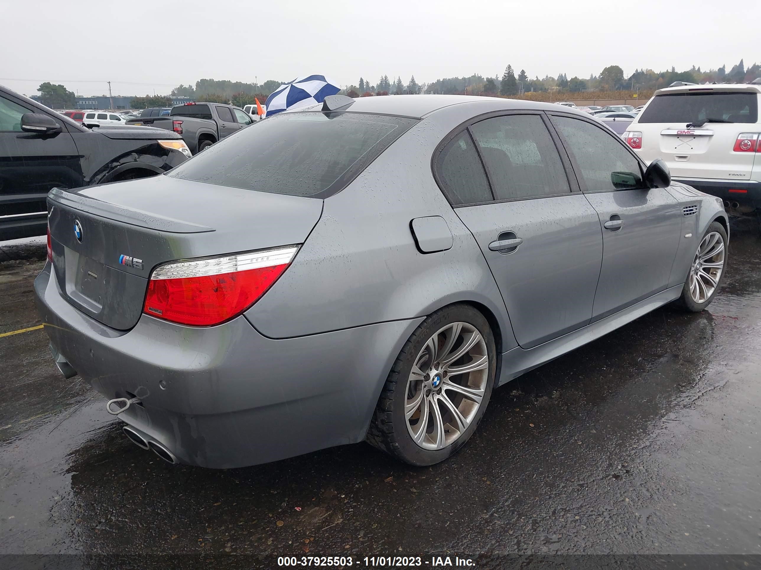 Photo 3 VIN: WBSNB93548CX10050 - BMW M5 