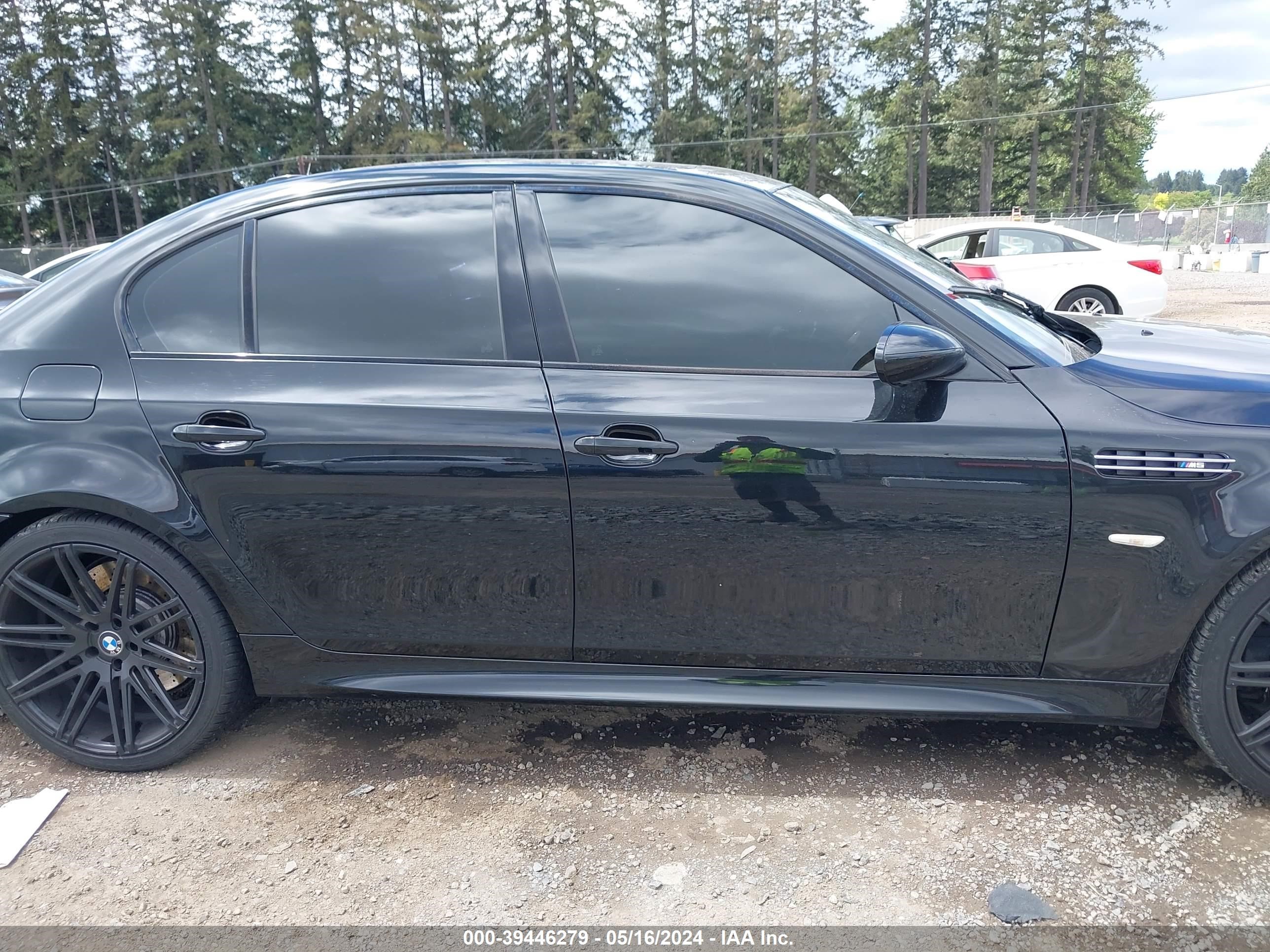 Photo 12 VIN: WBSNB93557CX07026 - BMW M5 