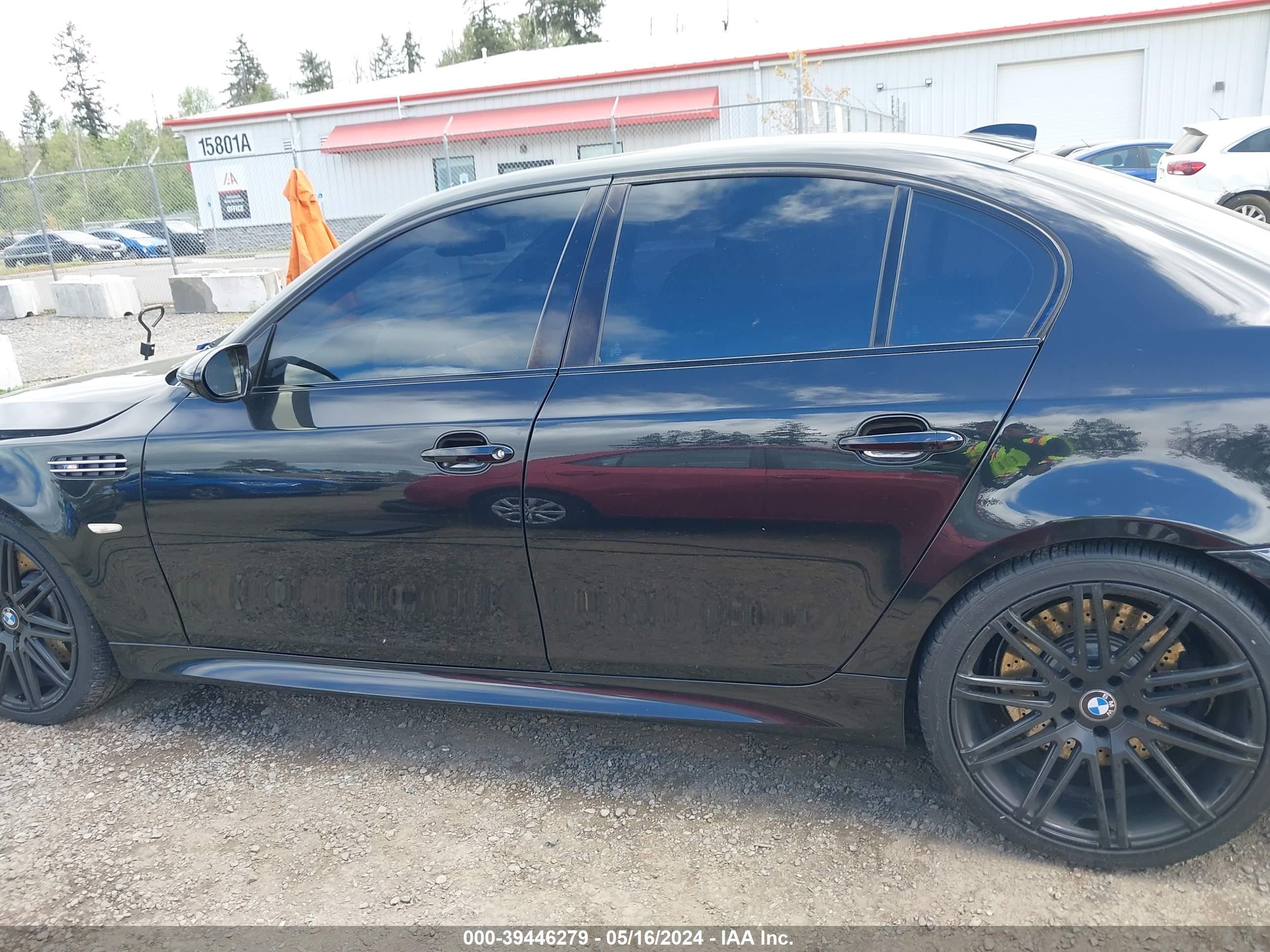 Photo 13 VIN: WBSNB93557CX07026 - BMW M5 