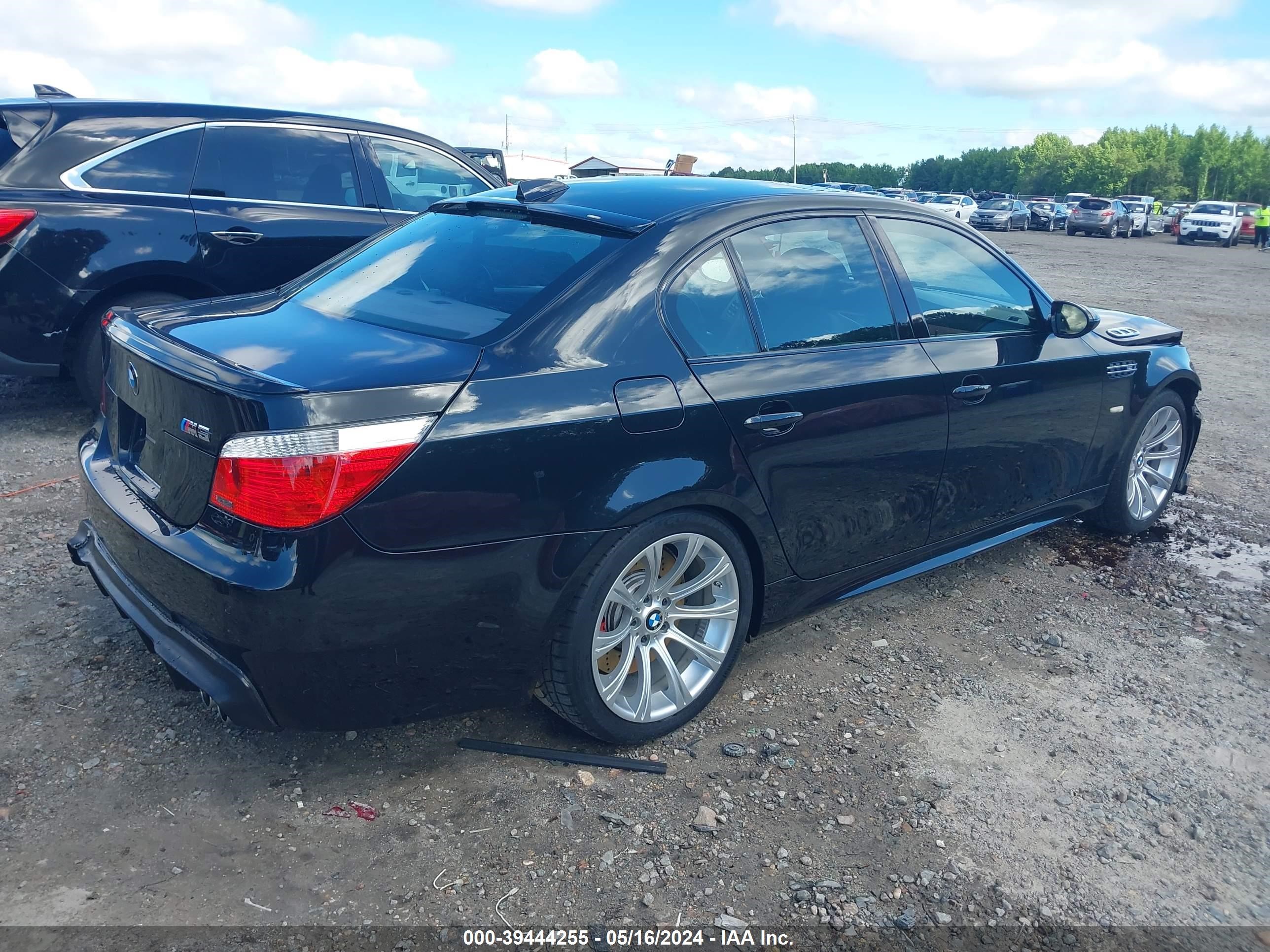 Photo 3 VIN: WBSNB93557CX07432 - BMW M5 