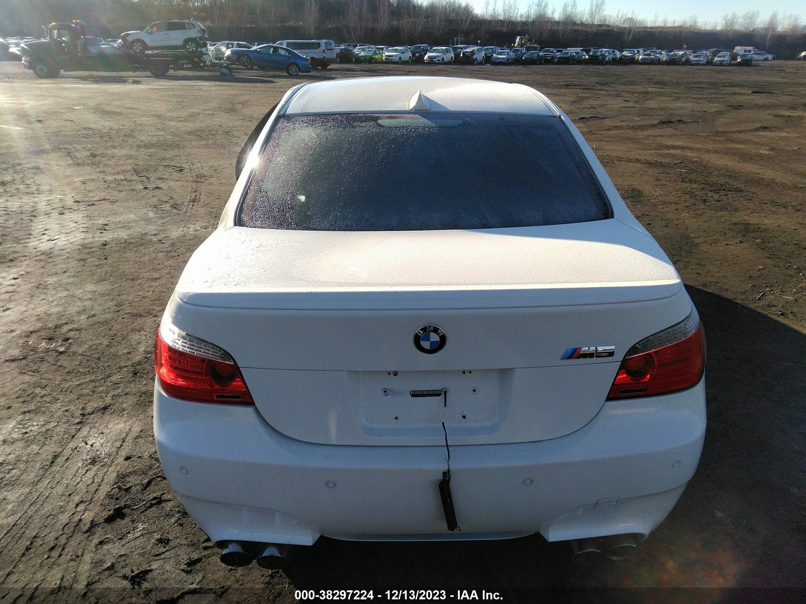 Photo 15 VIN: WBSNB93568CX09935 - BMW M5 