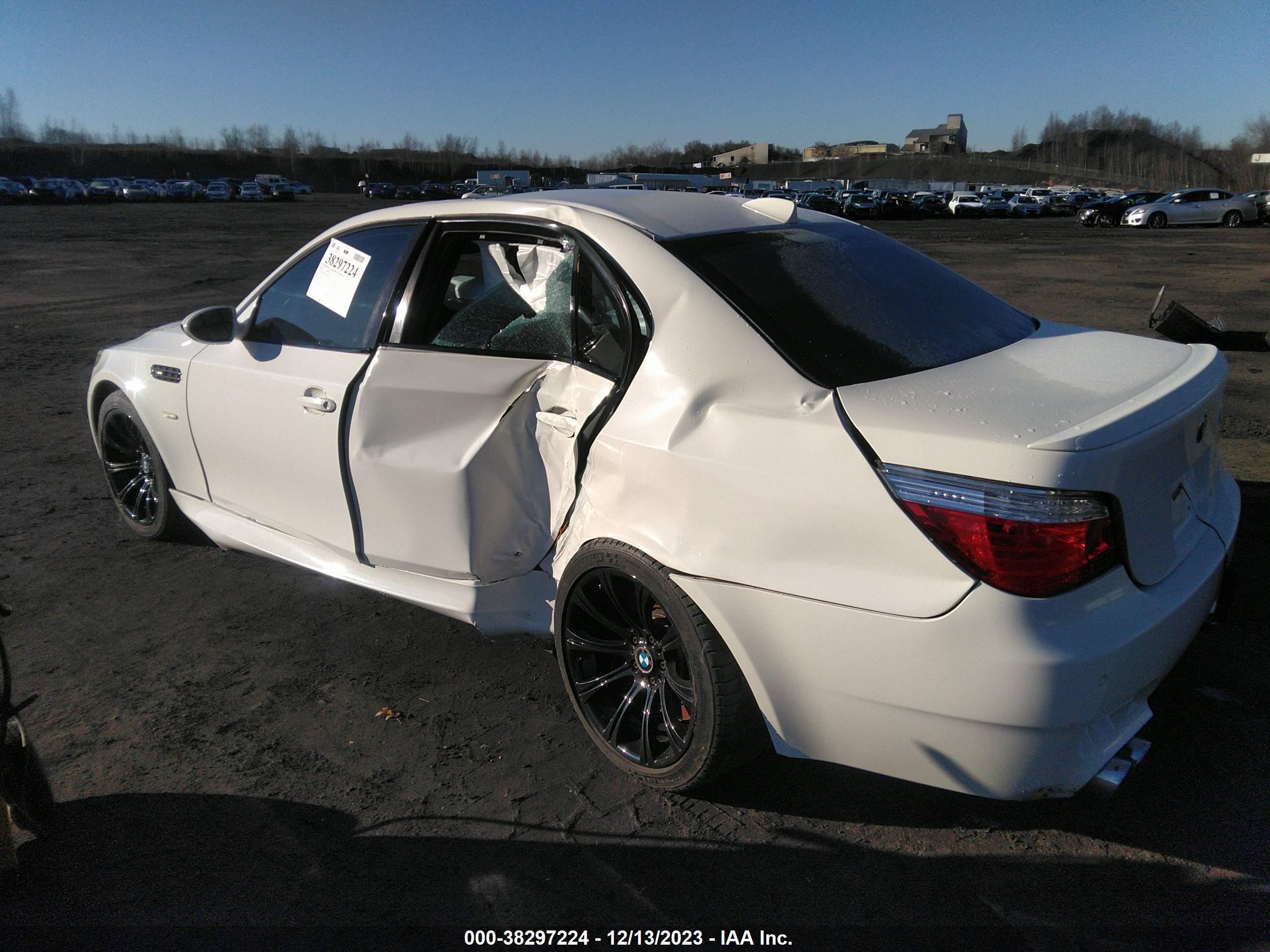 Photo 5 VIN: WBSNB93568CX09935 - BMW M5 