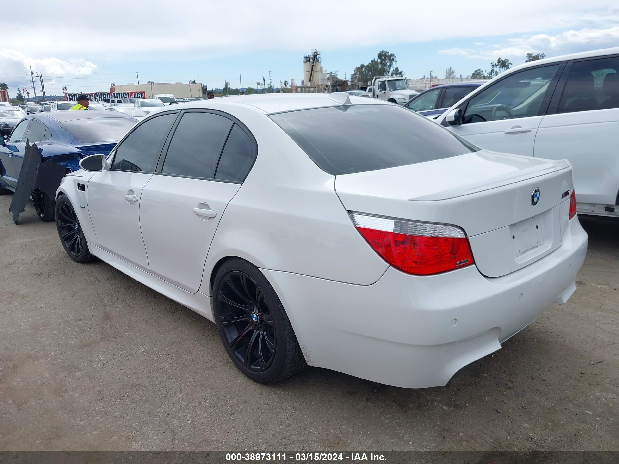 Photo 2 VIN: WBSNB93588CX10794 - BMW M5 