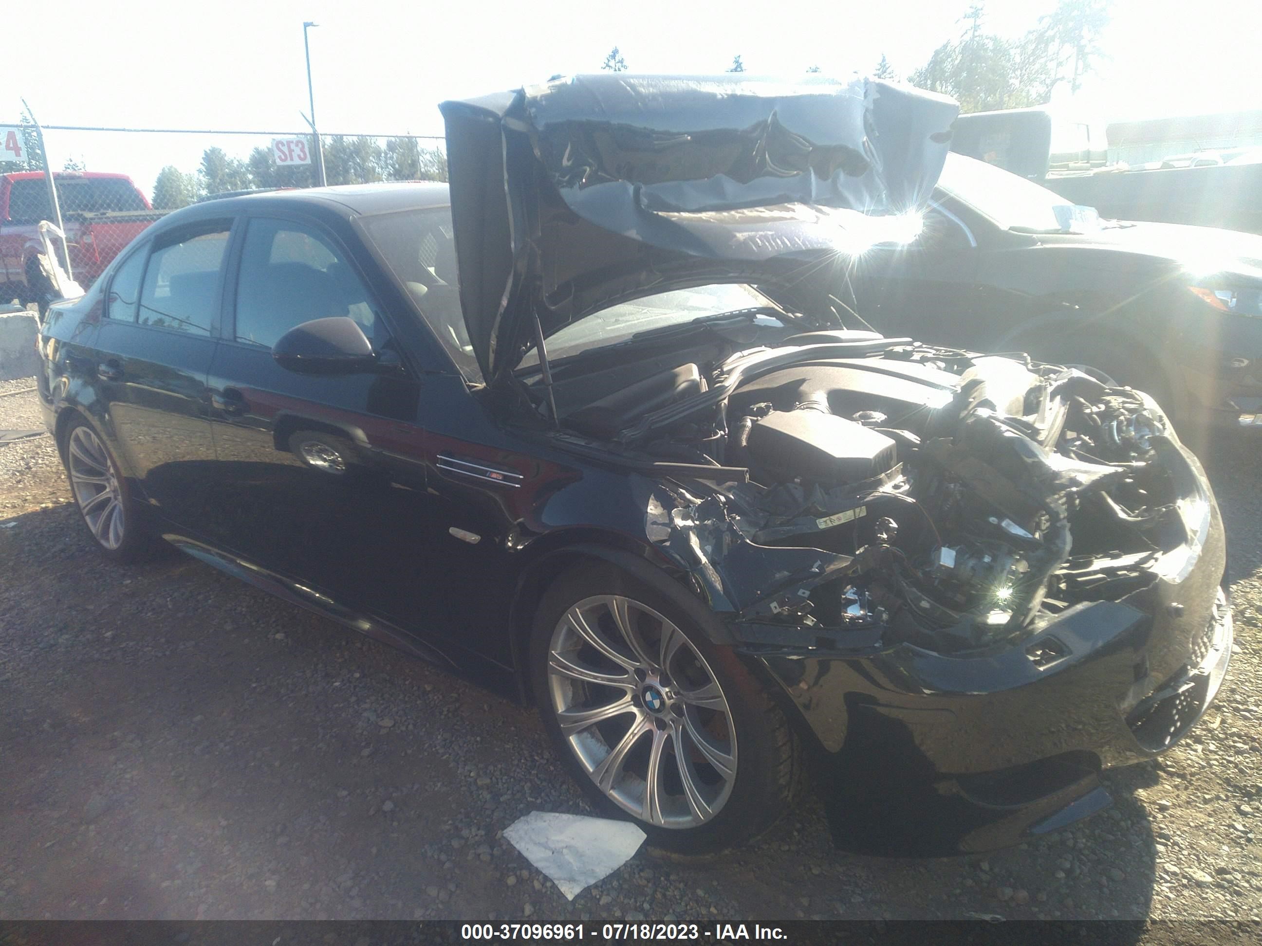 Photo 0 VIN: WBSNB9C53AC043414 - BMW M5 