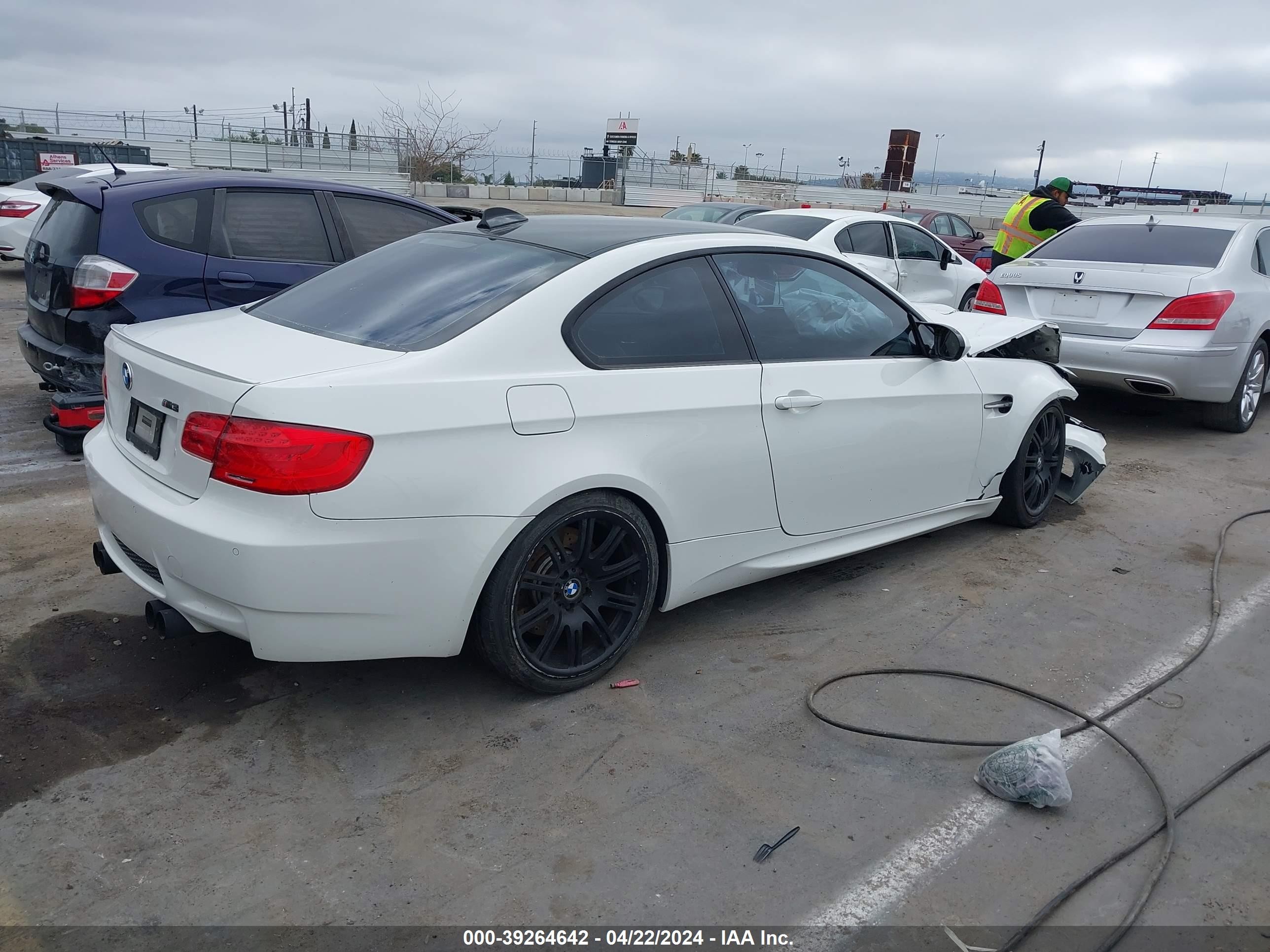 Photo 4 VIN: WBSWD93568PY42556 - BMW M3 