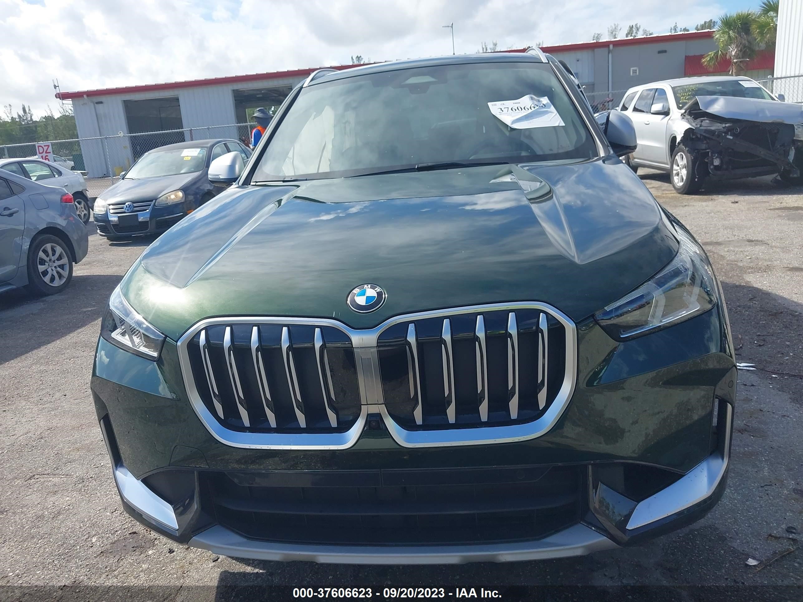 Photo 11 VIN: WBX73EF01P5W22021 - BMW X1 