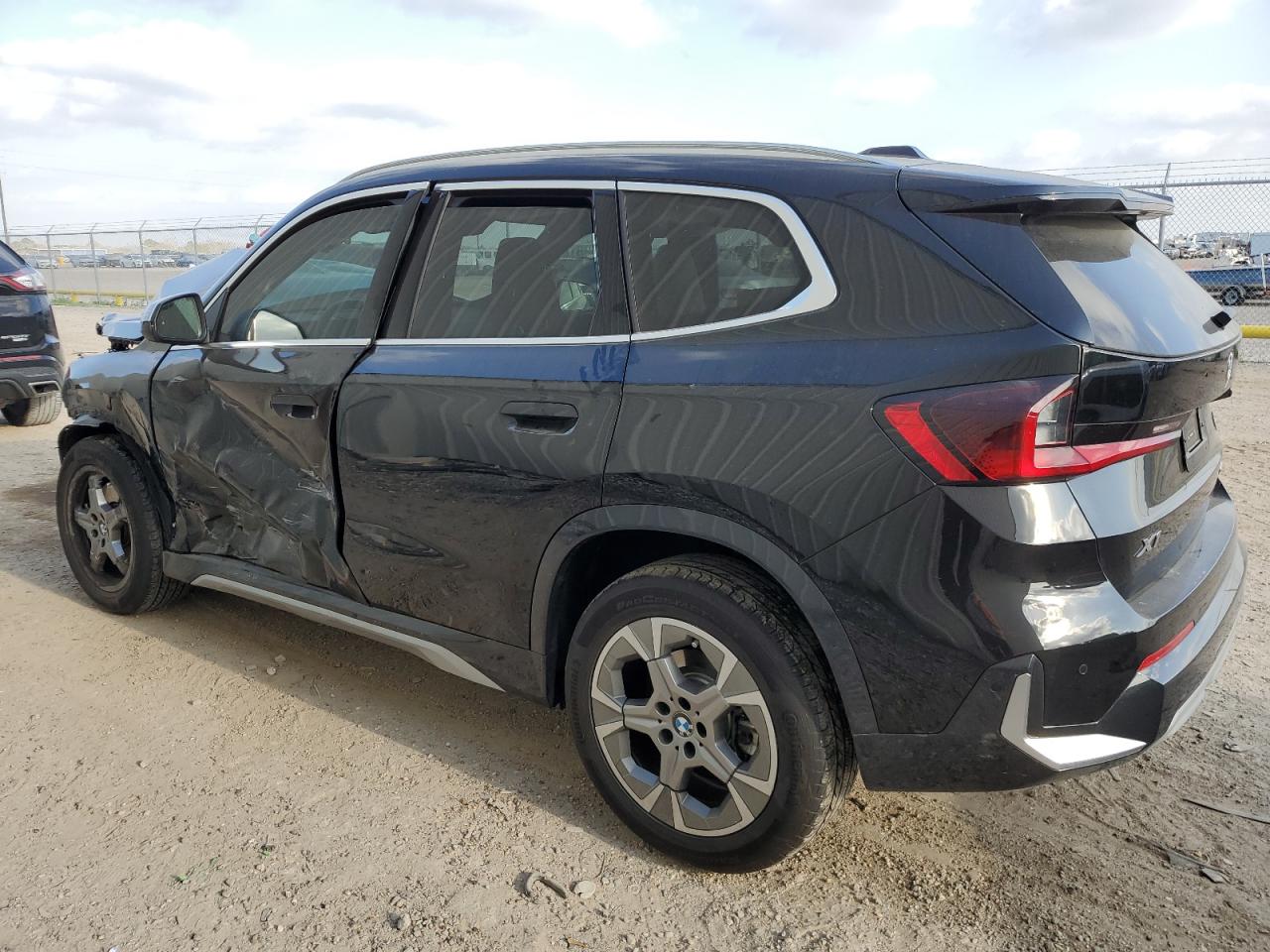 Photo 1 VIN: WBX73EF07P5X77043 - BMW X1 