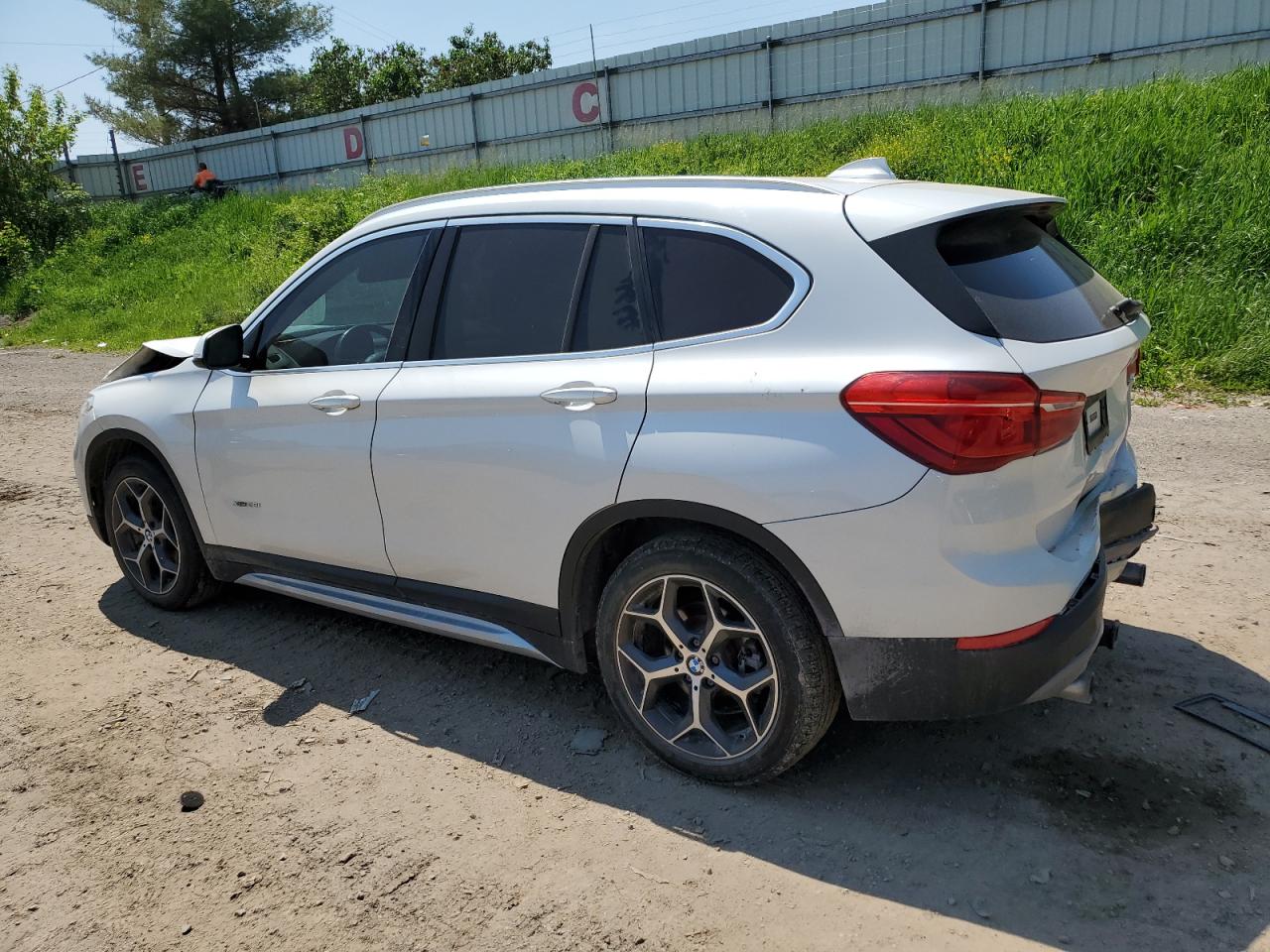 Photo 1 VIN: WBXHT3C30GP883667 - BMW X1 