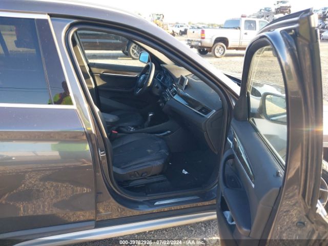 Photo 4 VIN: WBXHT3C30GP886097 - BMW X1 