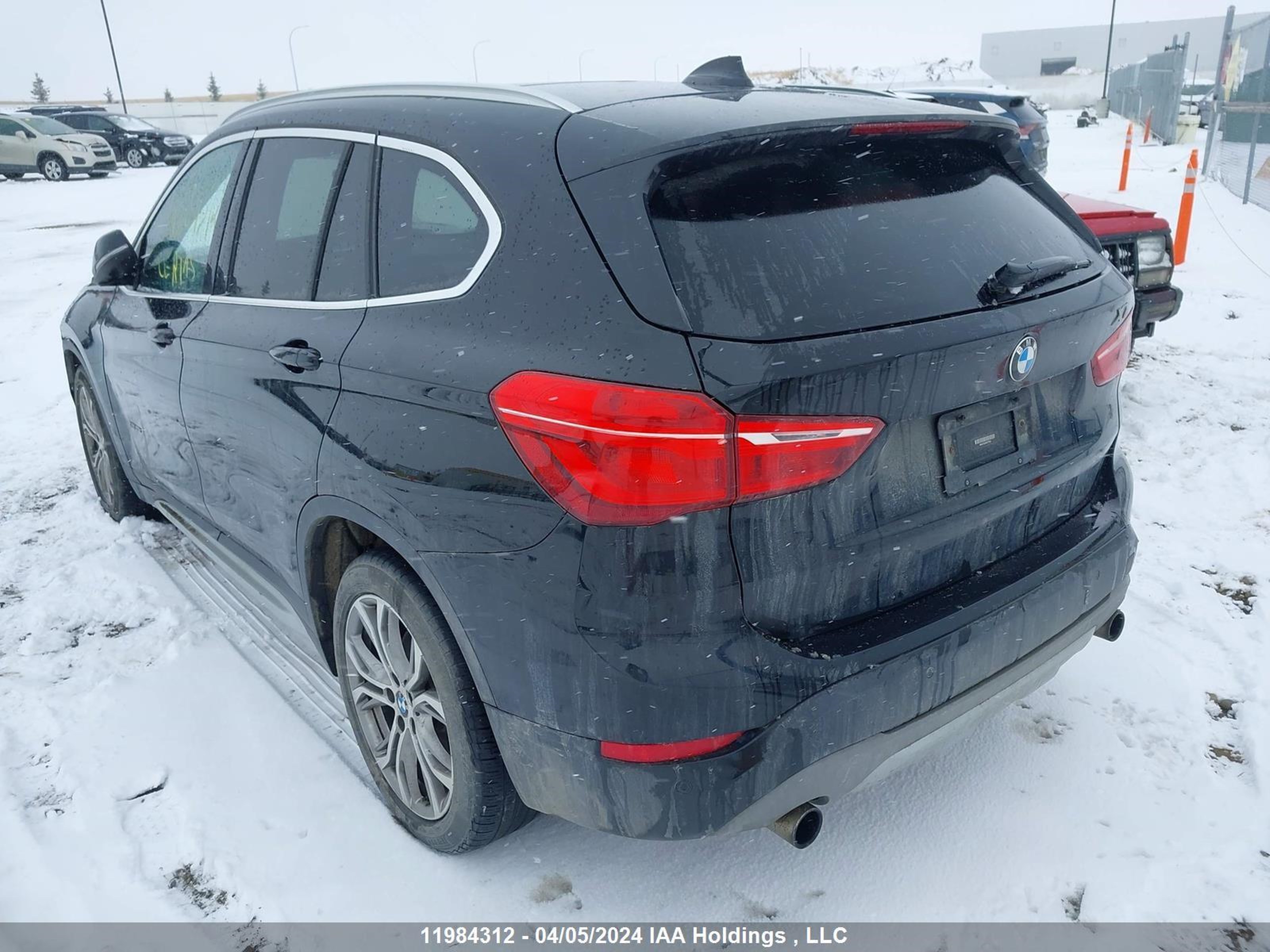 Photo 2 VIN: WBXHT3C30H5F78041 - BMW X1 