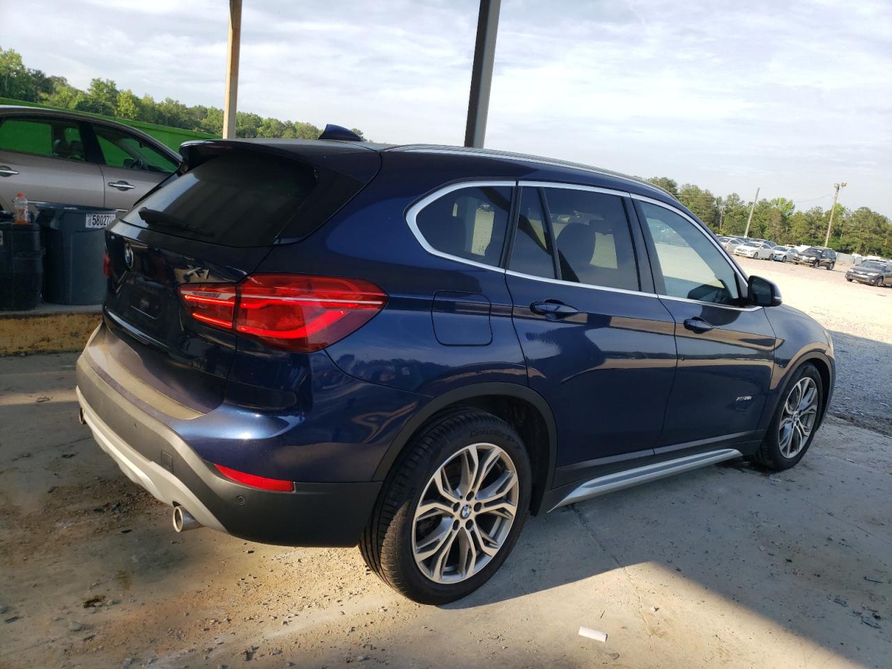 Photo 2 VIN: WBXHT3C30H5F81070 - BMW X1 