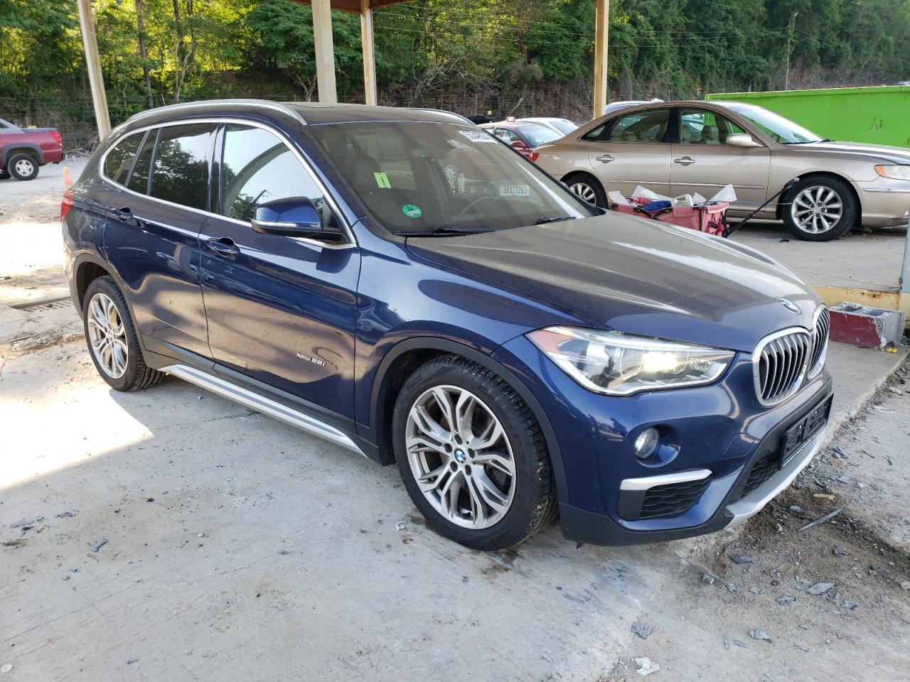 Photo 3 VIN: WBXHT3C30H5F81070 - BMW X1 