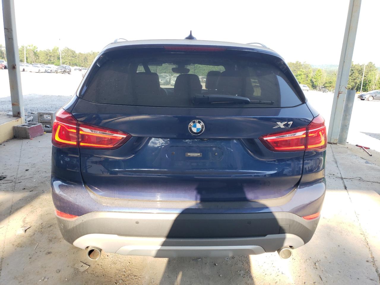 Photo 5 VIN: WBXHT3C30H5F81070 - BMW X1 