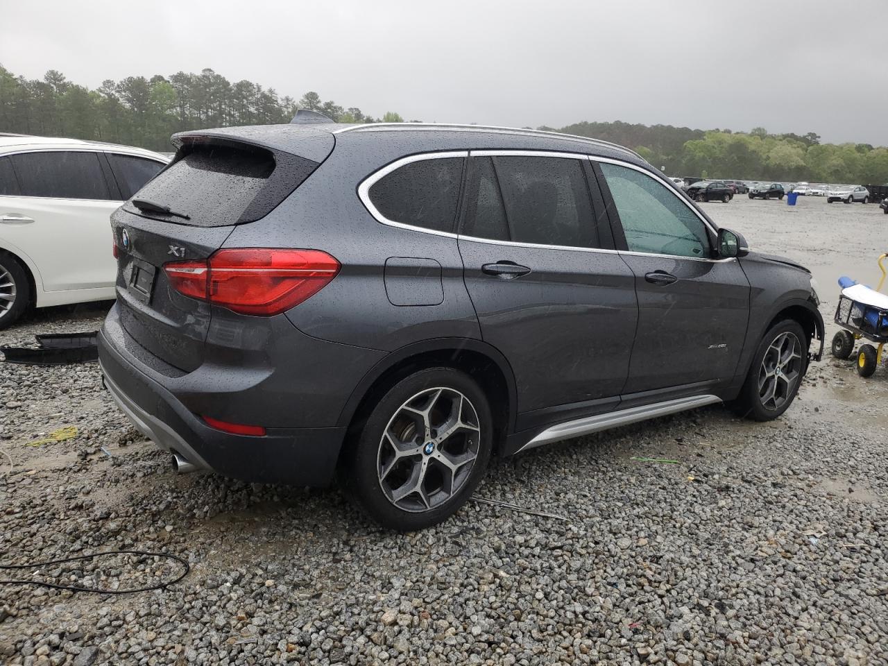 Photo 2 VIN: WBXHT3C31G5E47120 - BMW X1 