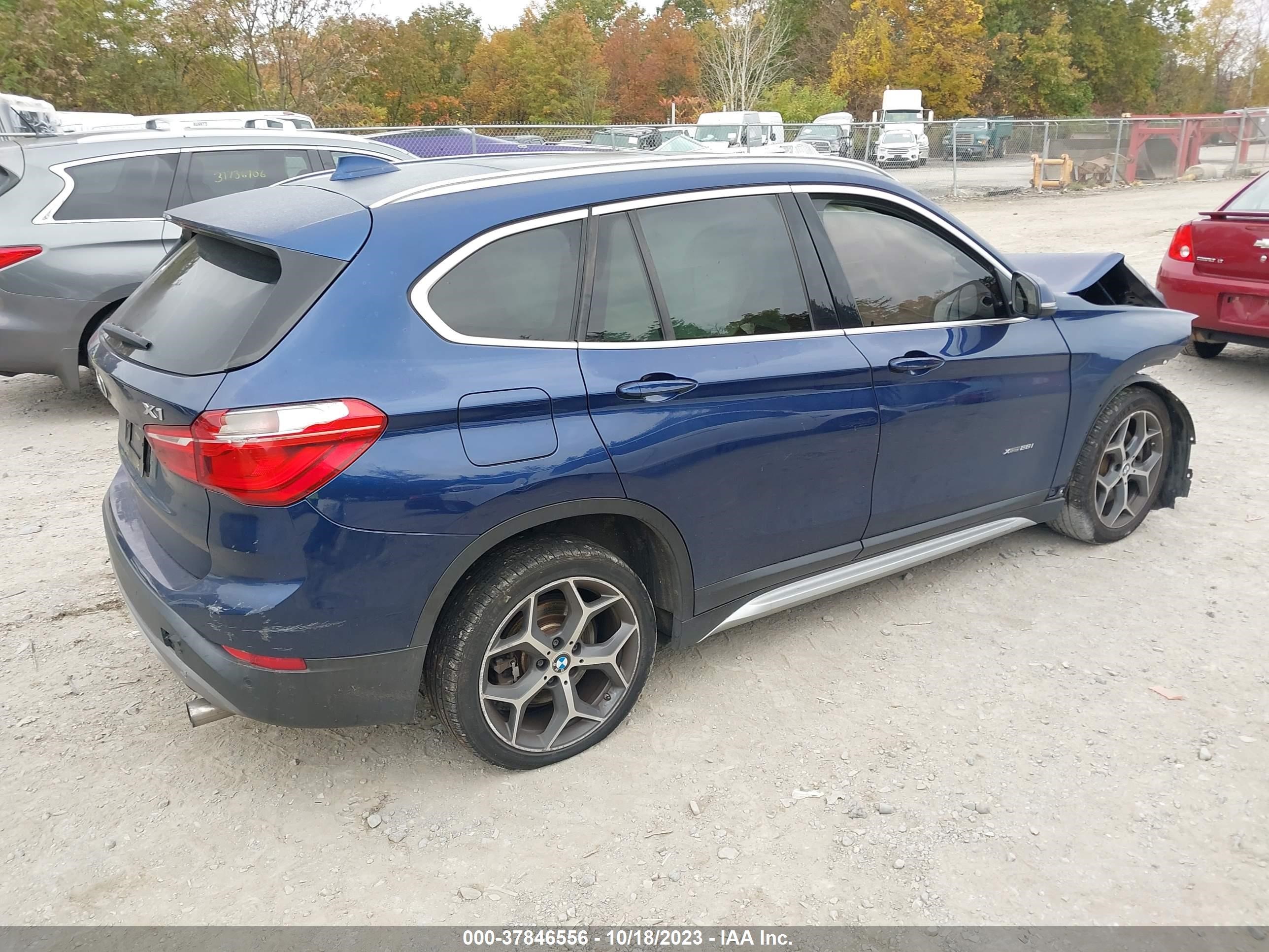 Photo 3 VIN: WBXHT3C31G5E47778 - BMW X1 