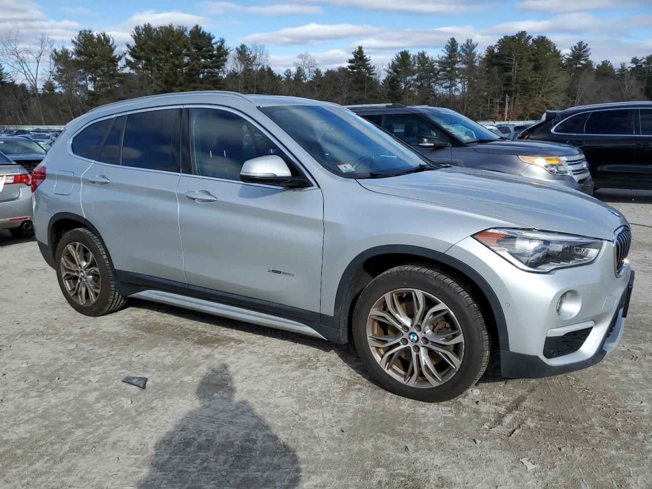 Photo 3 VIN: WBXHT3C31GP884665 - BMW X1 