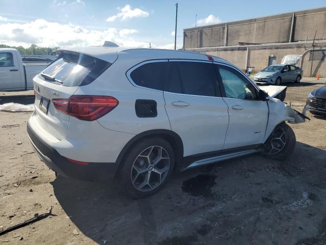 Photo 2 VIN: WBXHT3C31GP885637 - BMW X1 