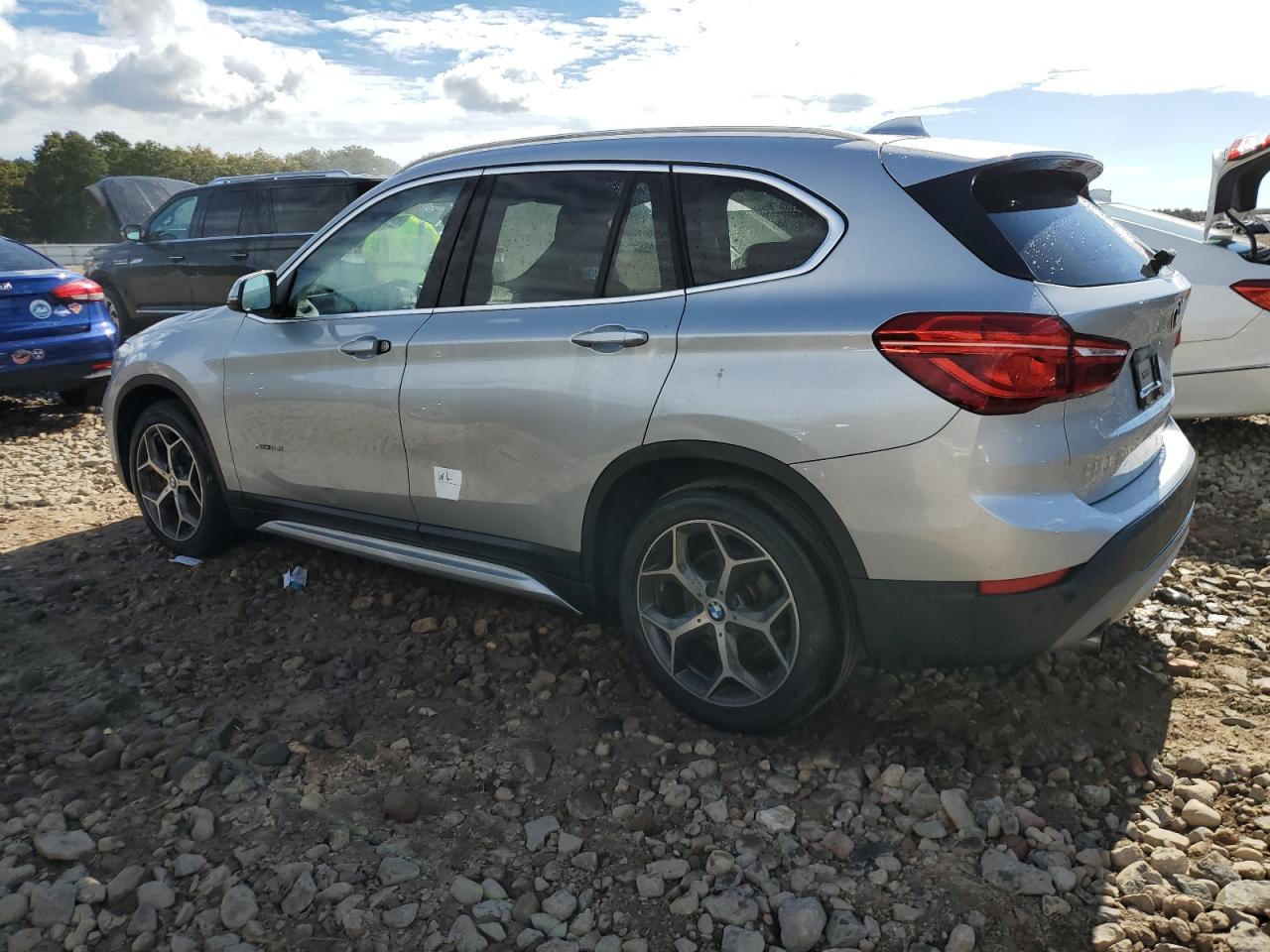 Photo 1 VIN: WBXHT3C31H5F70904 - BMW X1 