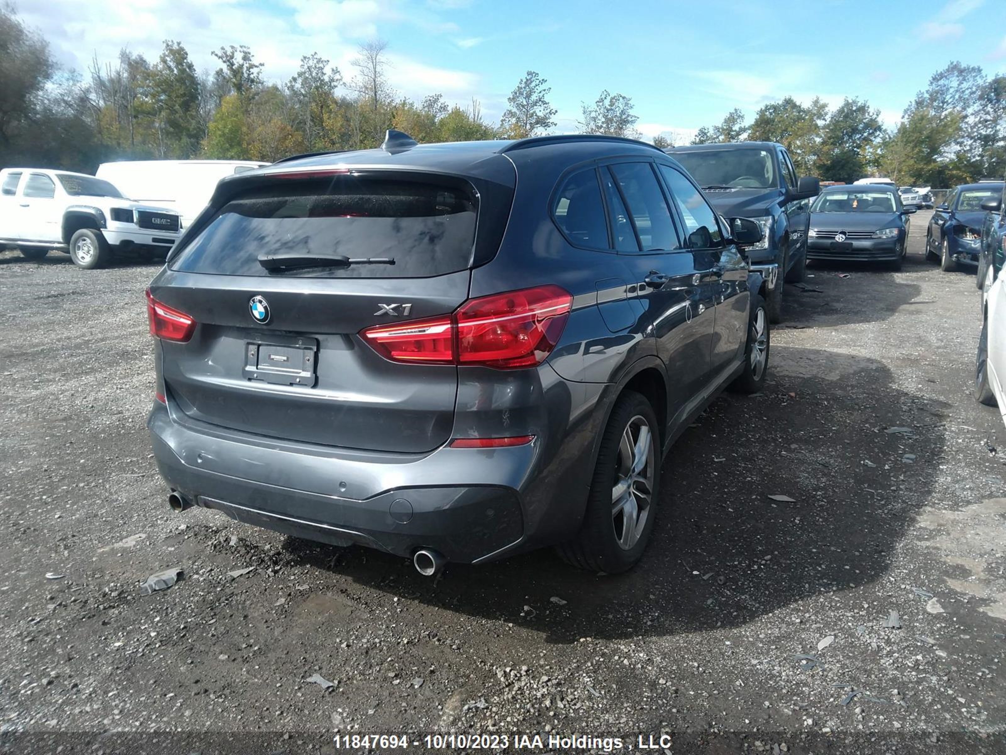 Photo 3 VIN: WBXHT3C31H5F75990 - BMW X1 