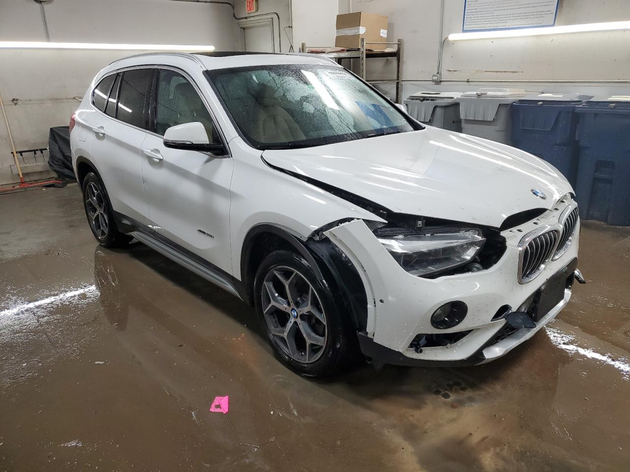 Photo 3 VIN: WBXHT3C31H5F76458 - BMW X1 