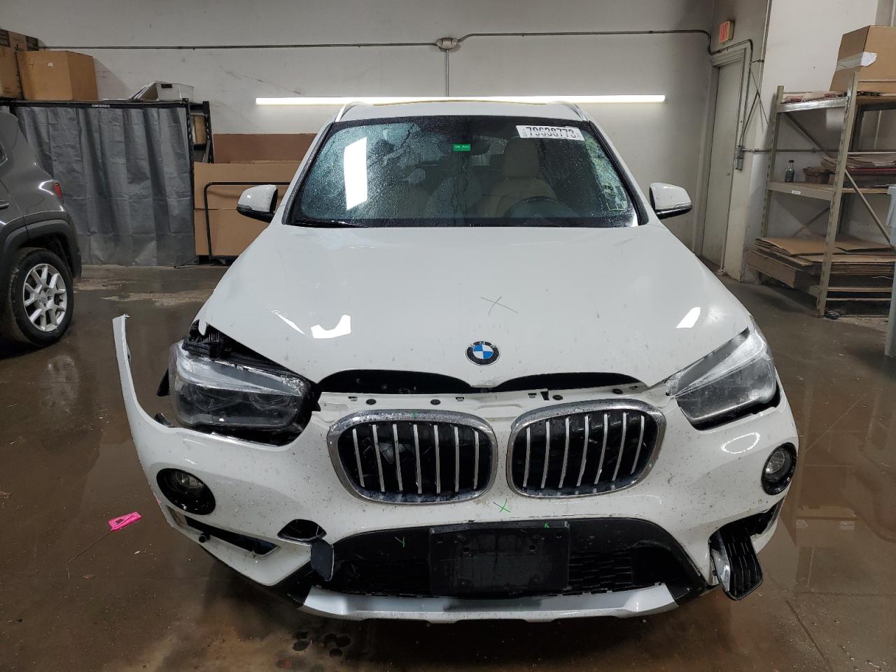 Photo 4 VIN: WBXHT3C31H5F76458 - BMW X1 