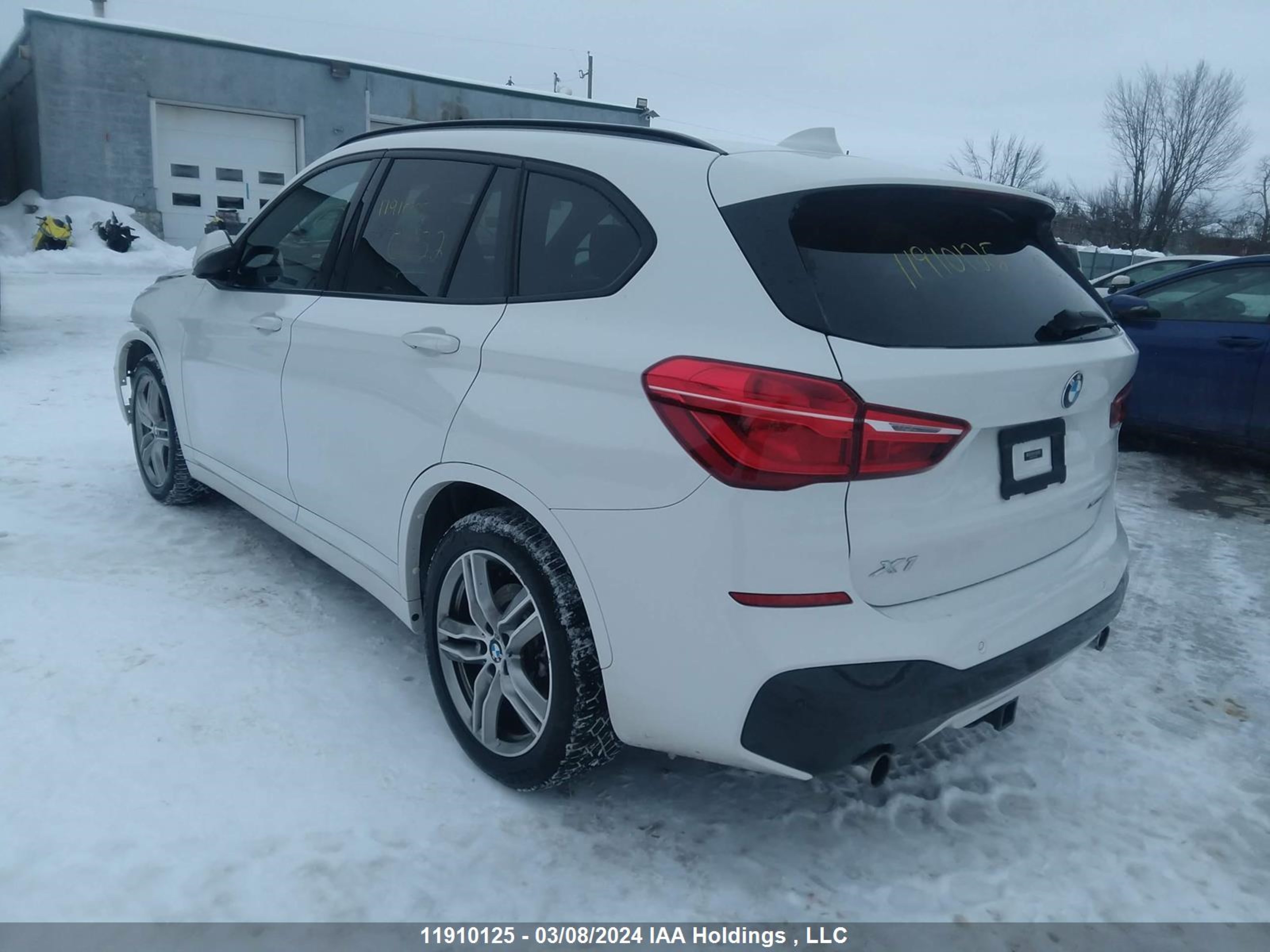 Photo 2 VIN: WBXHT3C31J5L29847 - BMW X1 