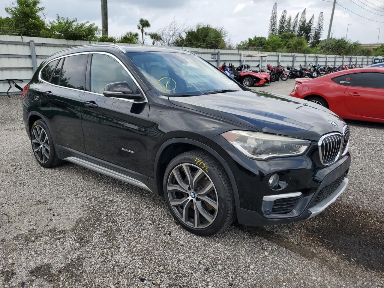 Photo 3 VIN: WBXHT3C32GP883279 - BMW X1 