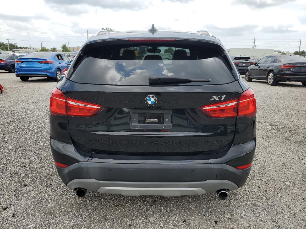 Photo 5 VIN: WBXHT3C32GP883279 - BMW X1 