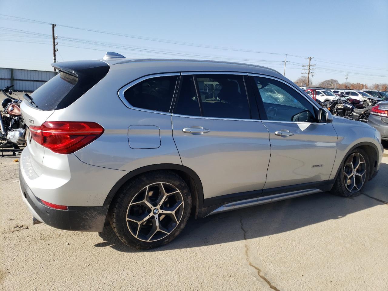 Photo 2 VIN: WBXHT3C32H5F69485 - BMW X1 