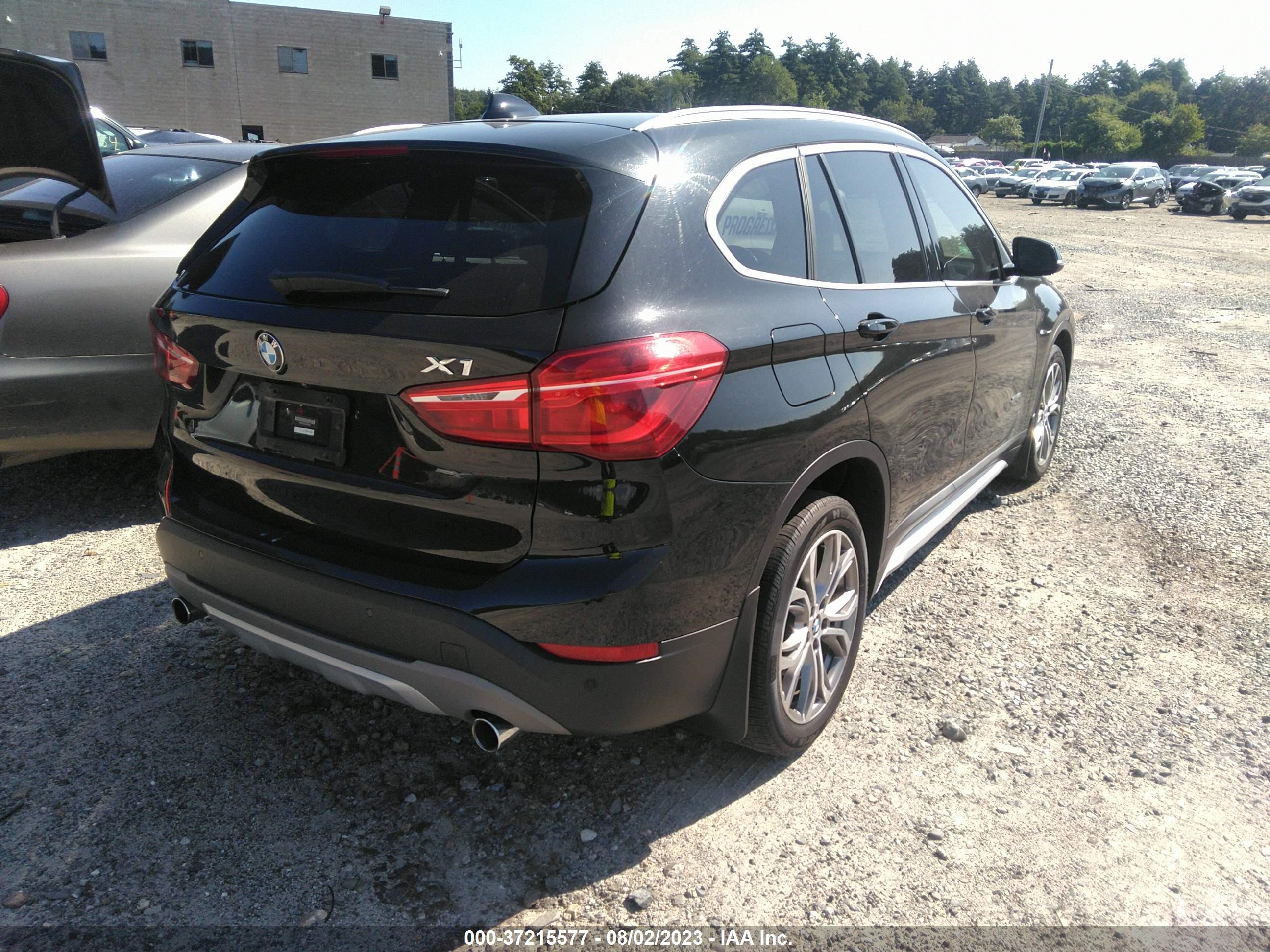 Photo 3 VIN: WBXHT3C32J5F92030 - BMW X1 