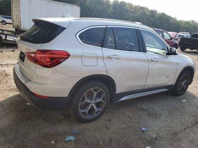 Photo 2 VIN: WBXHT3C32J5K25433 - BMW X1 