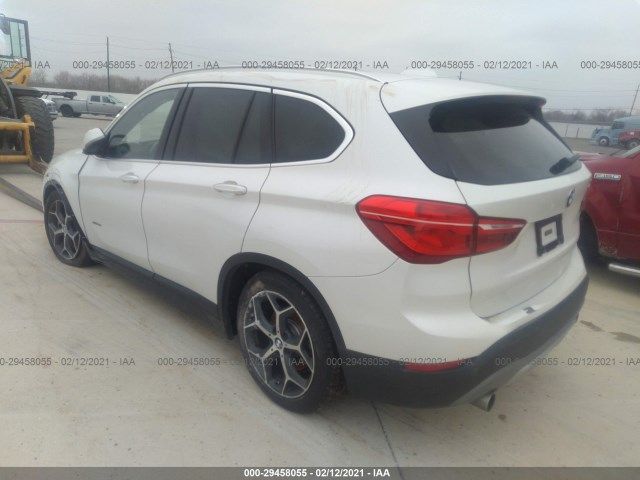 Photo 2 VIN: WBXHT3C33G5E56370 - BMW X1 