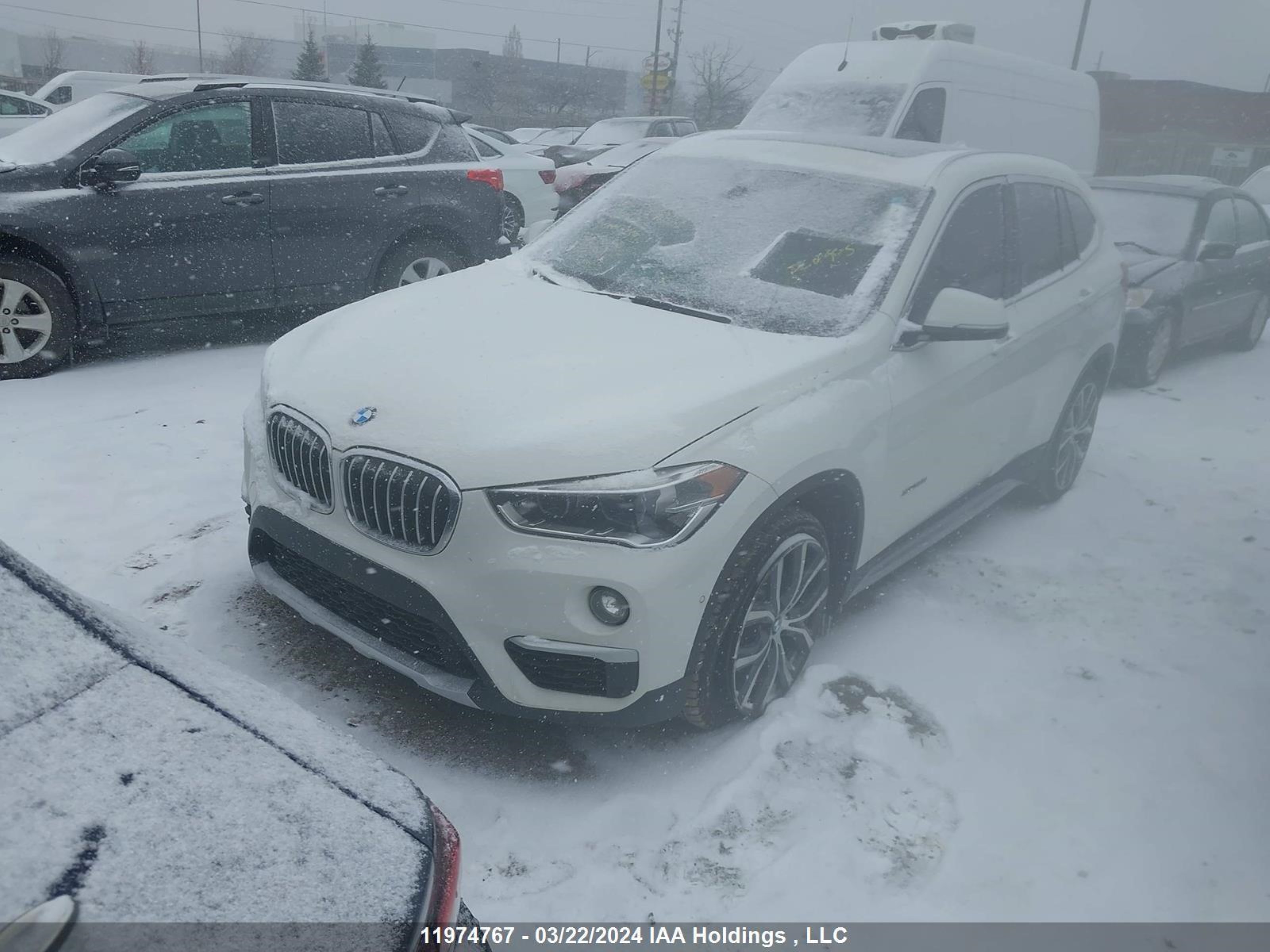 Photo 1 VIN: WBXHT3C33GP884828 - BMW X1 