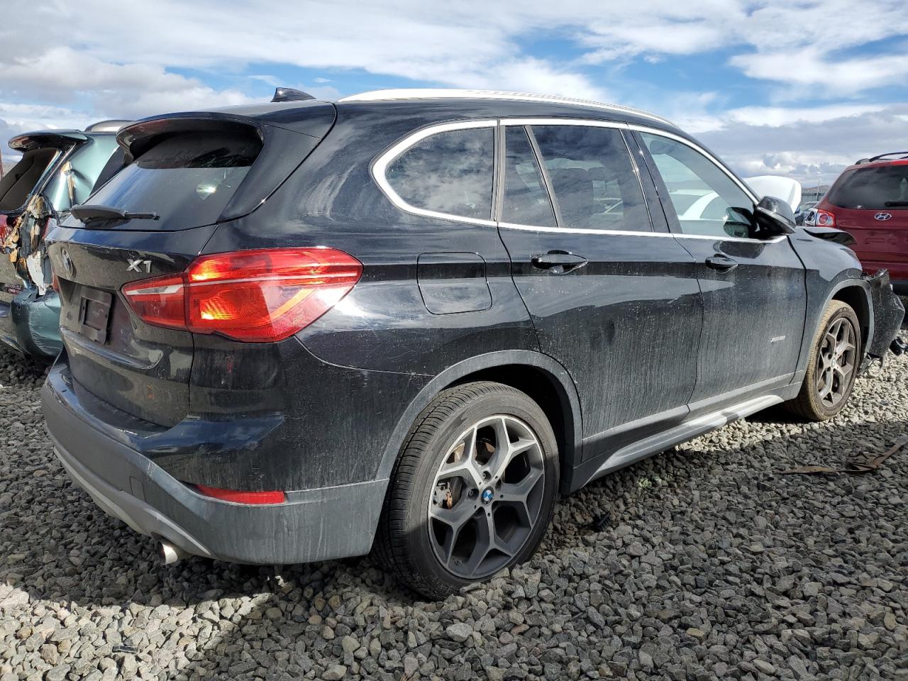 Photo 2 VIN: WBXHT3C33GP889222 - BMW X1 